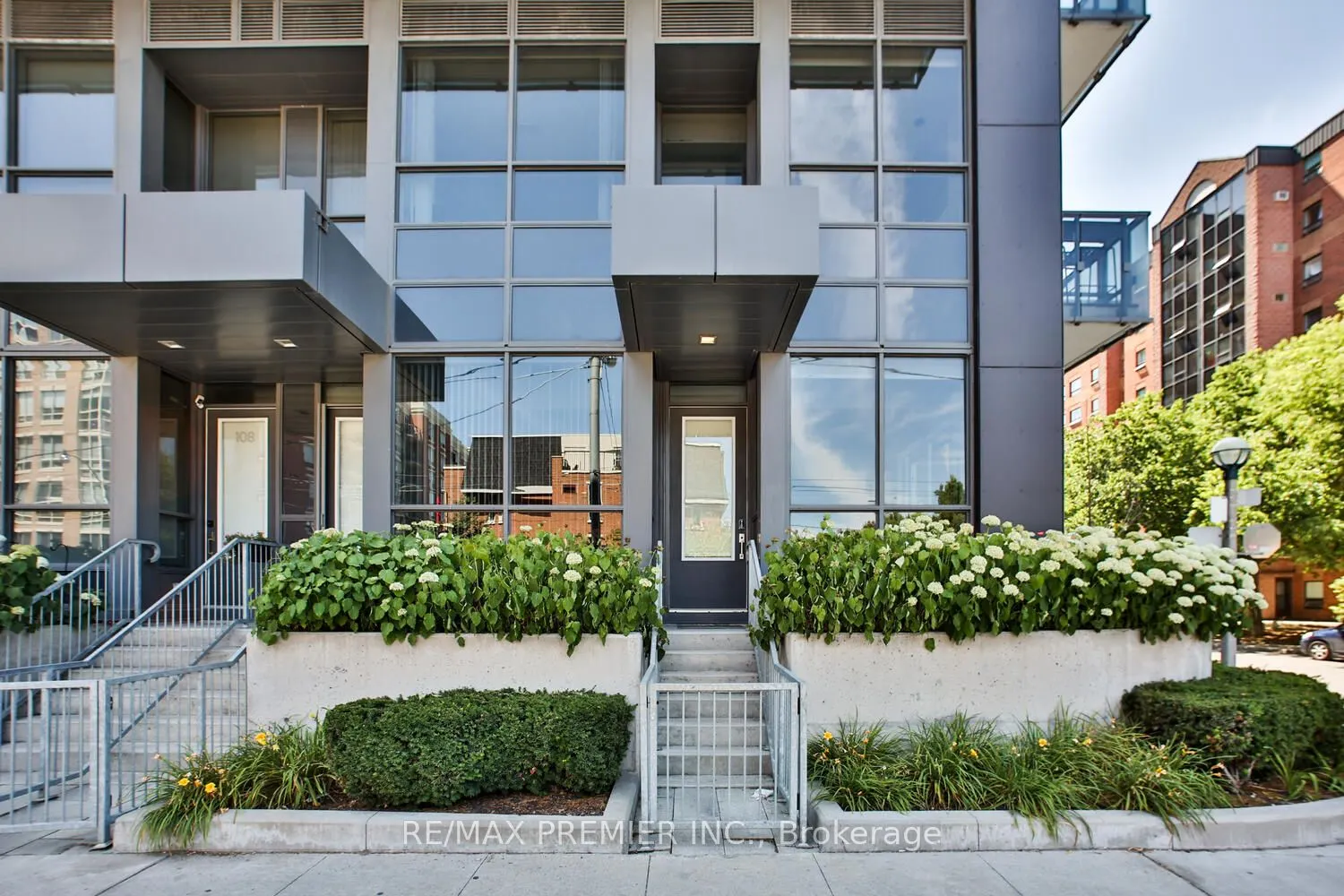 1030 King Street W, #106