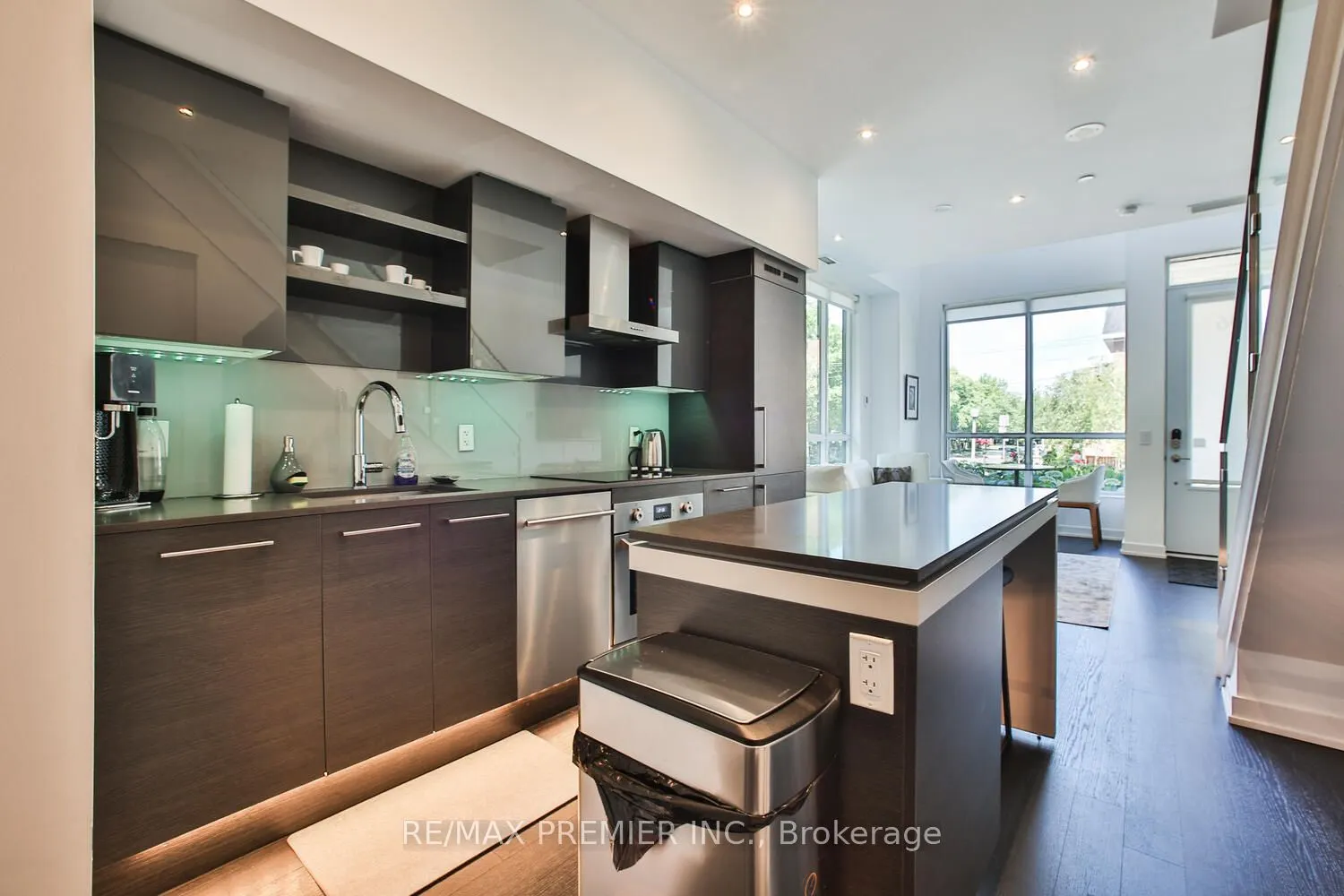 1030 King Street W, #106