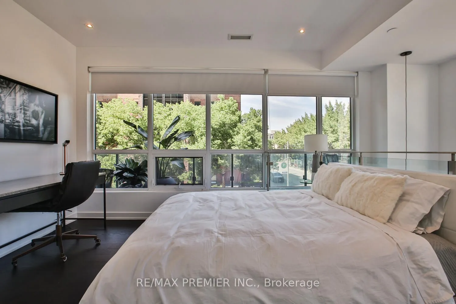 1030 King Street W, #106