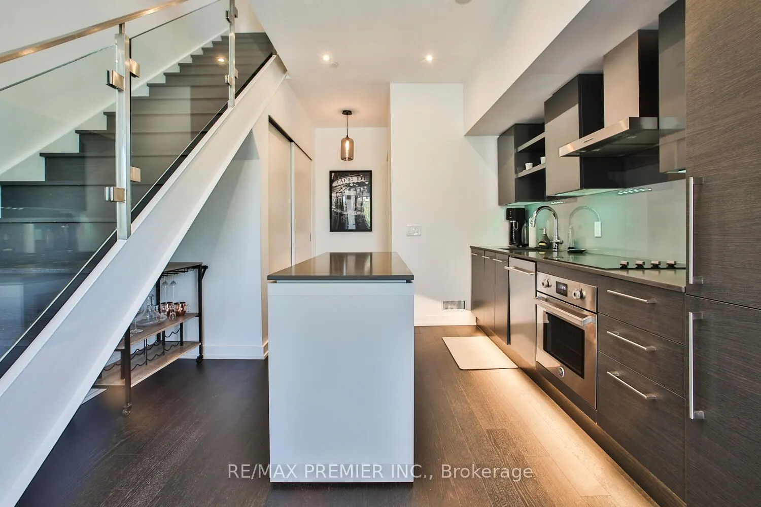 1030 King Street W, #106