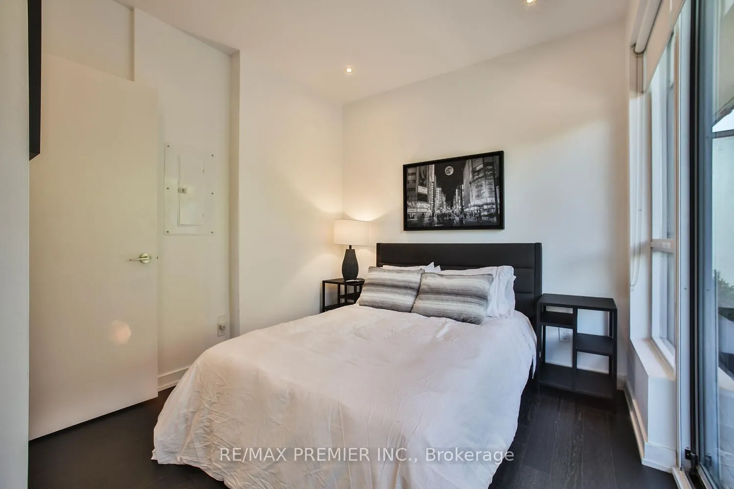 1030 King Street W, #106