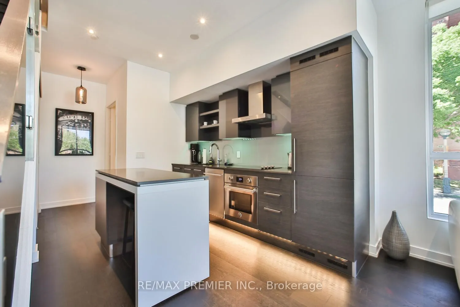 1030 King Street W, #106