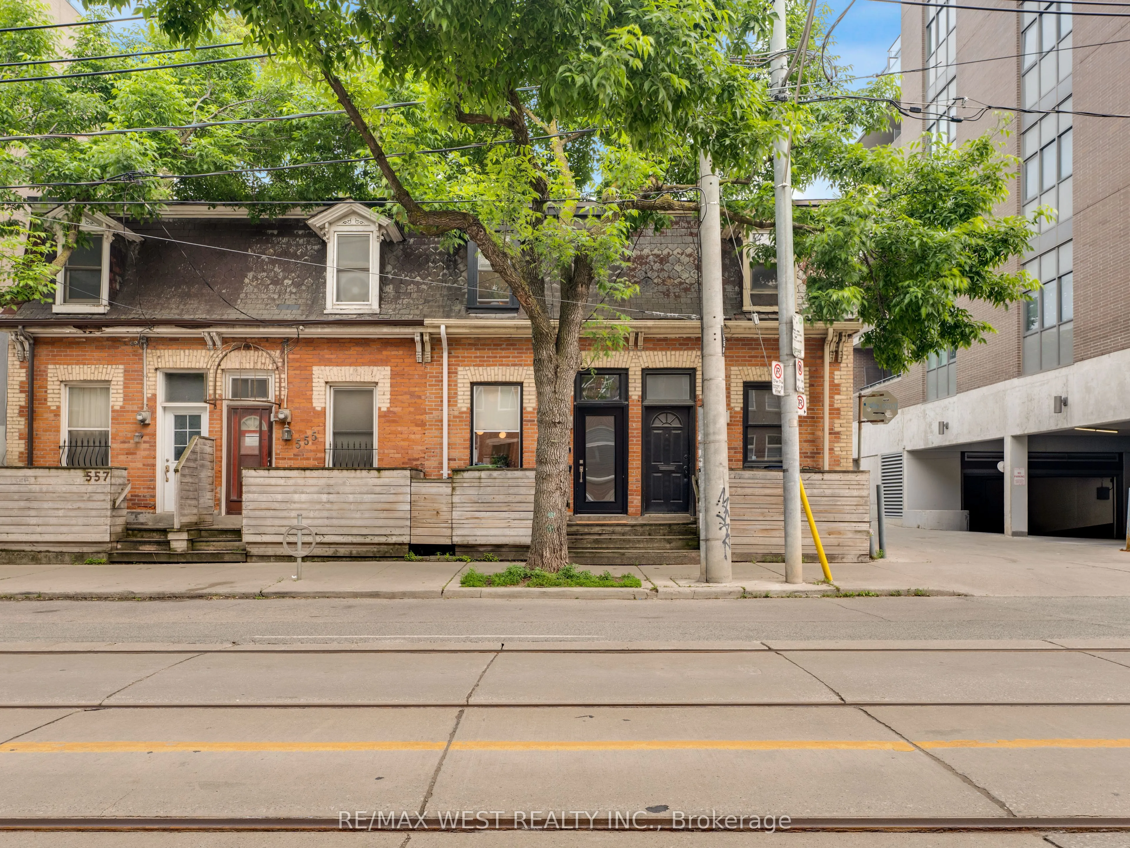 553 King Street E