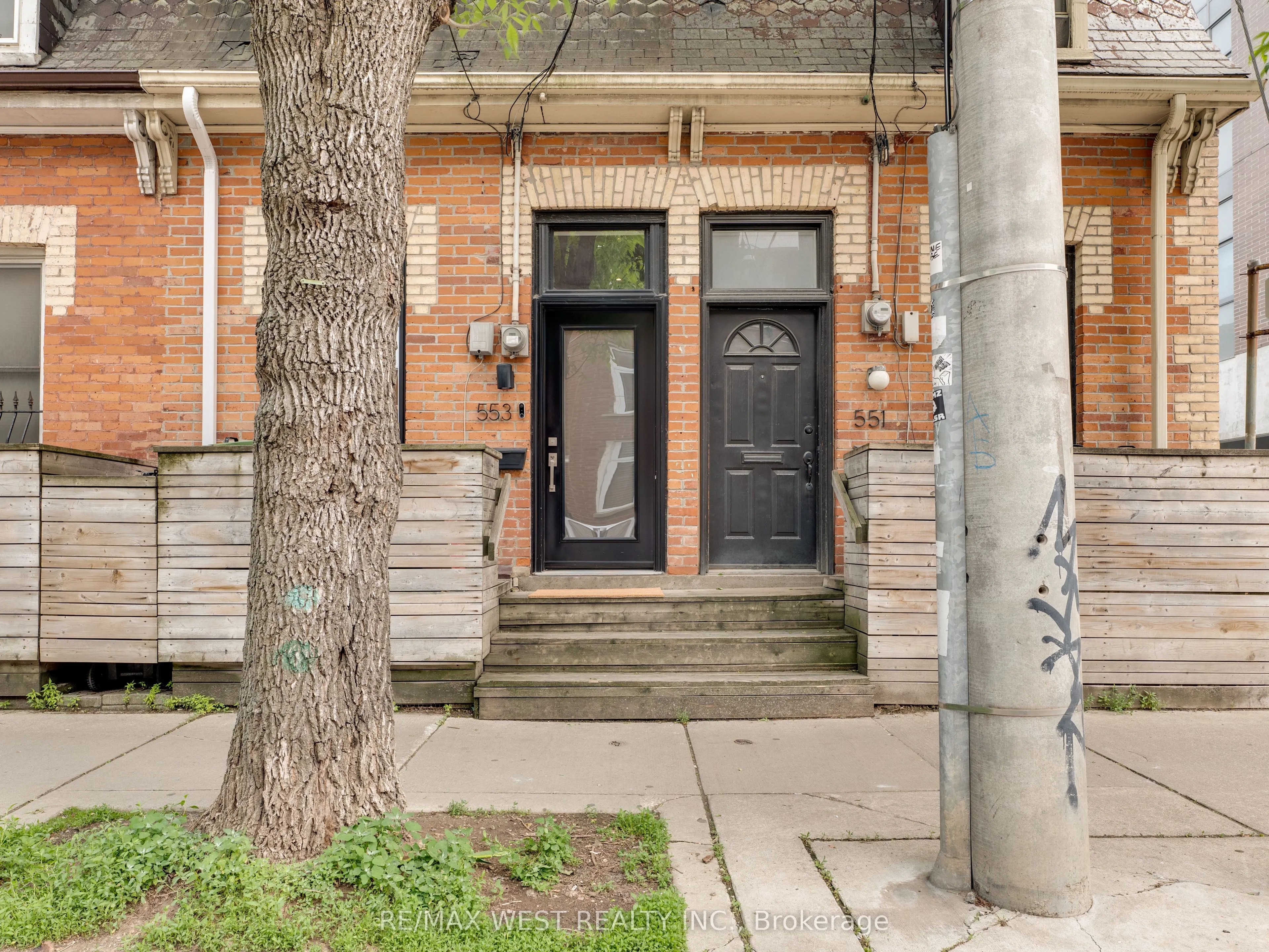 553 King Street E
