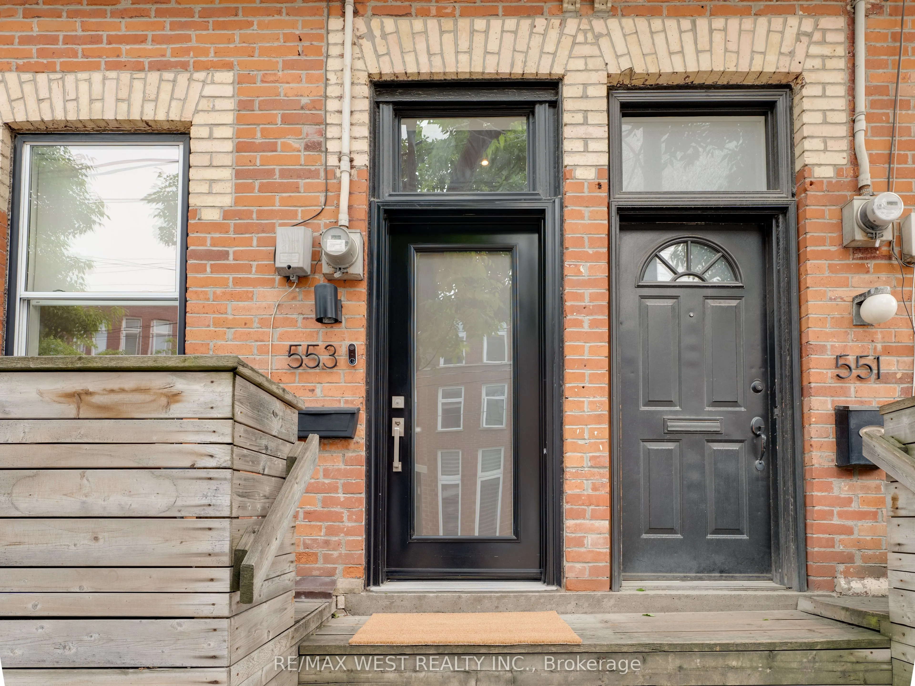 553 King Street E