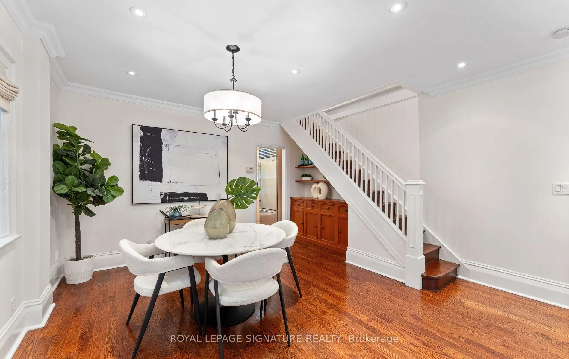 45 Hillsdale Avenue W