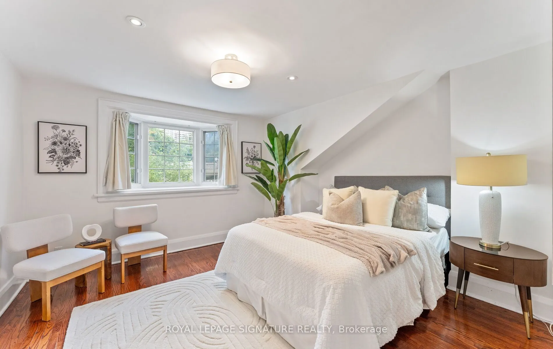 45 Hillsdale Avenue W