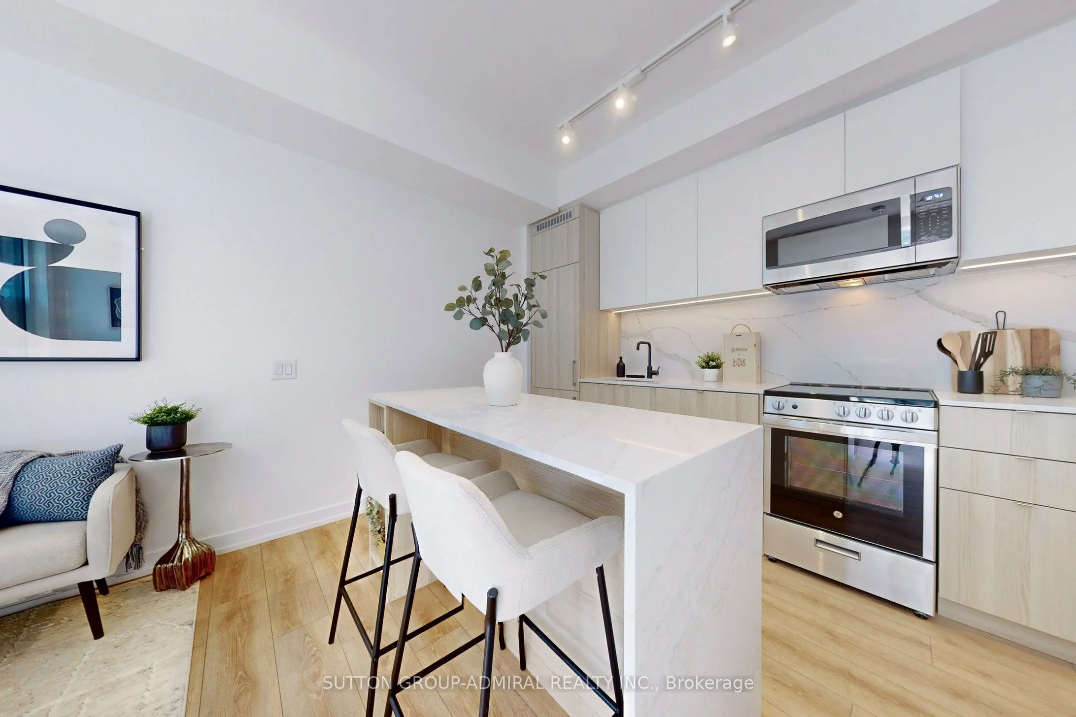 500 Dupont Street, #602