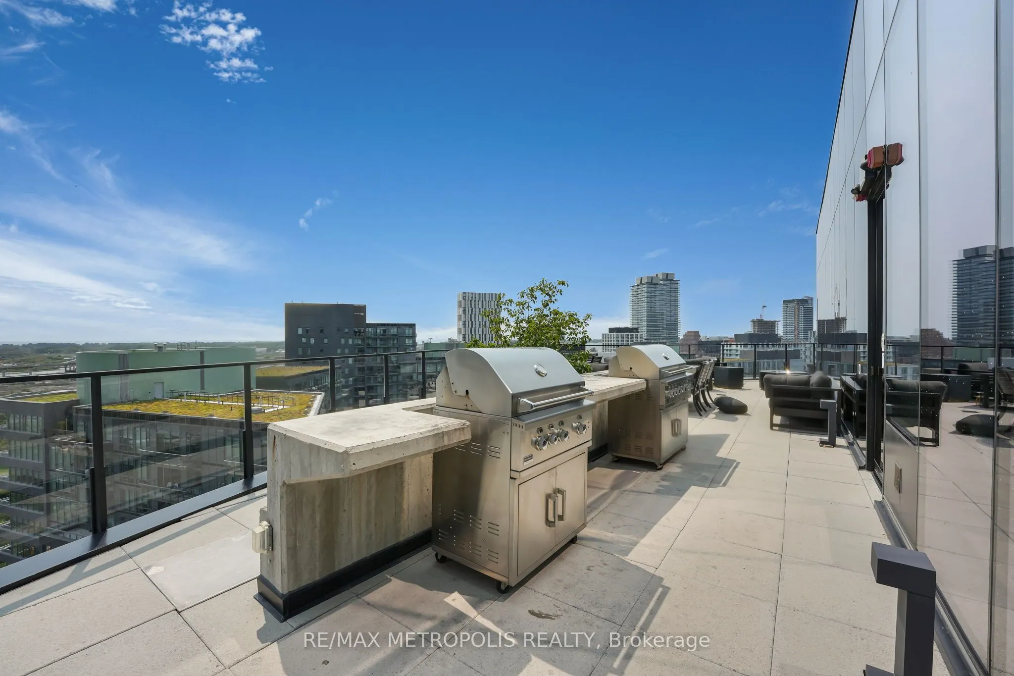 21 Lawren Harris Square, #1213