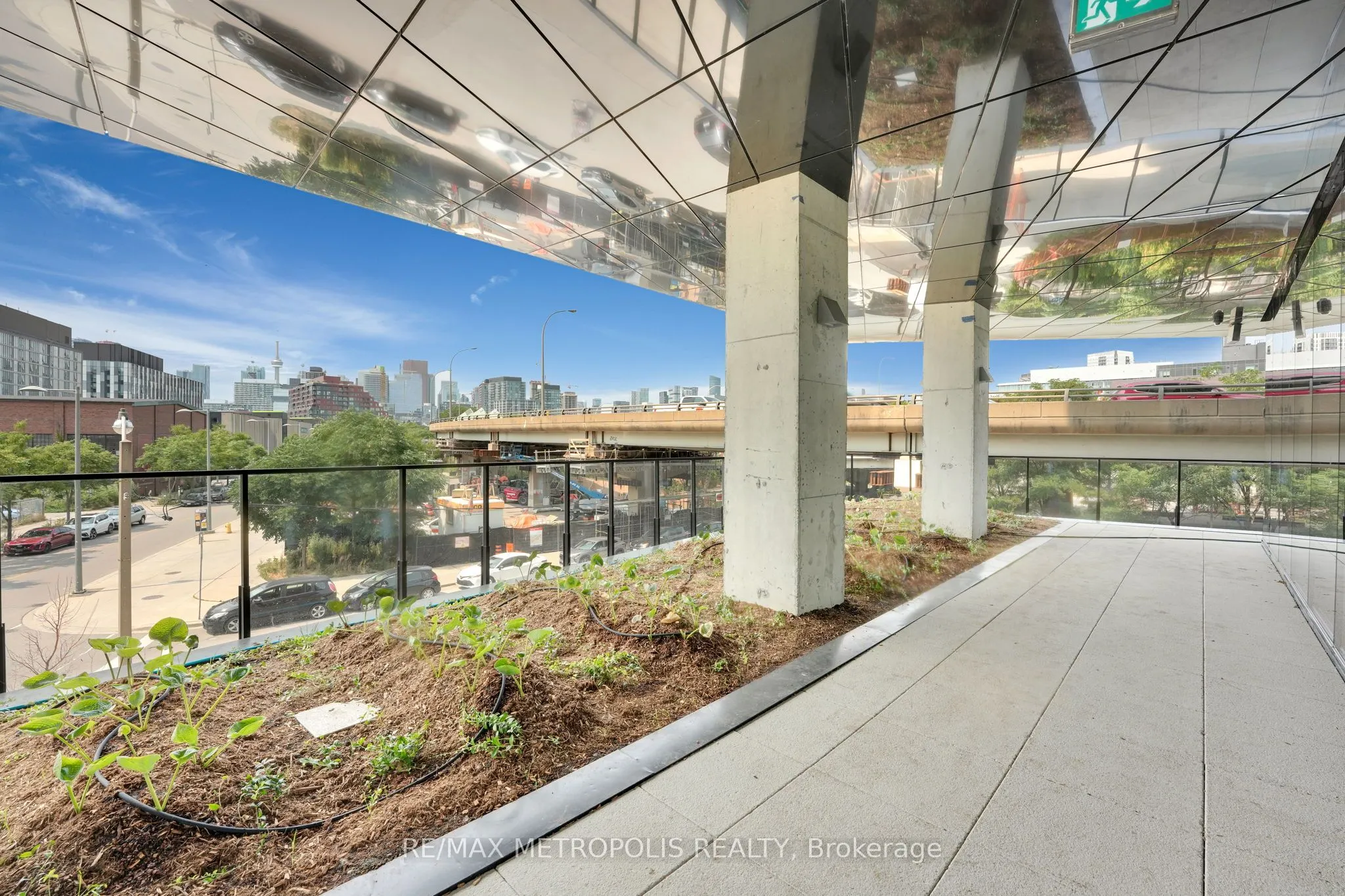 21 Lawren Harris Square, #1213