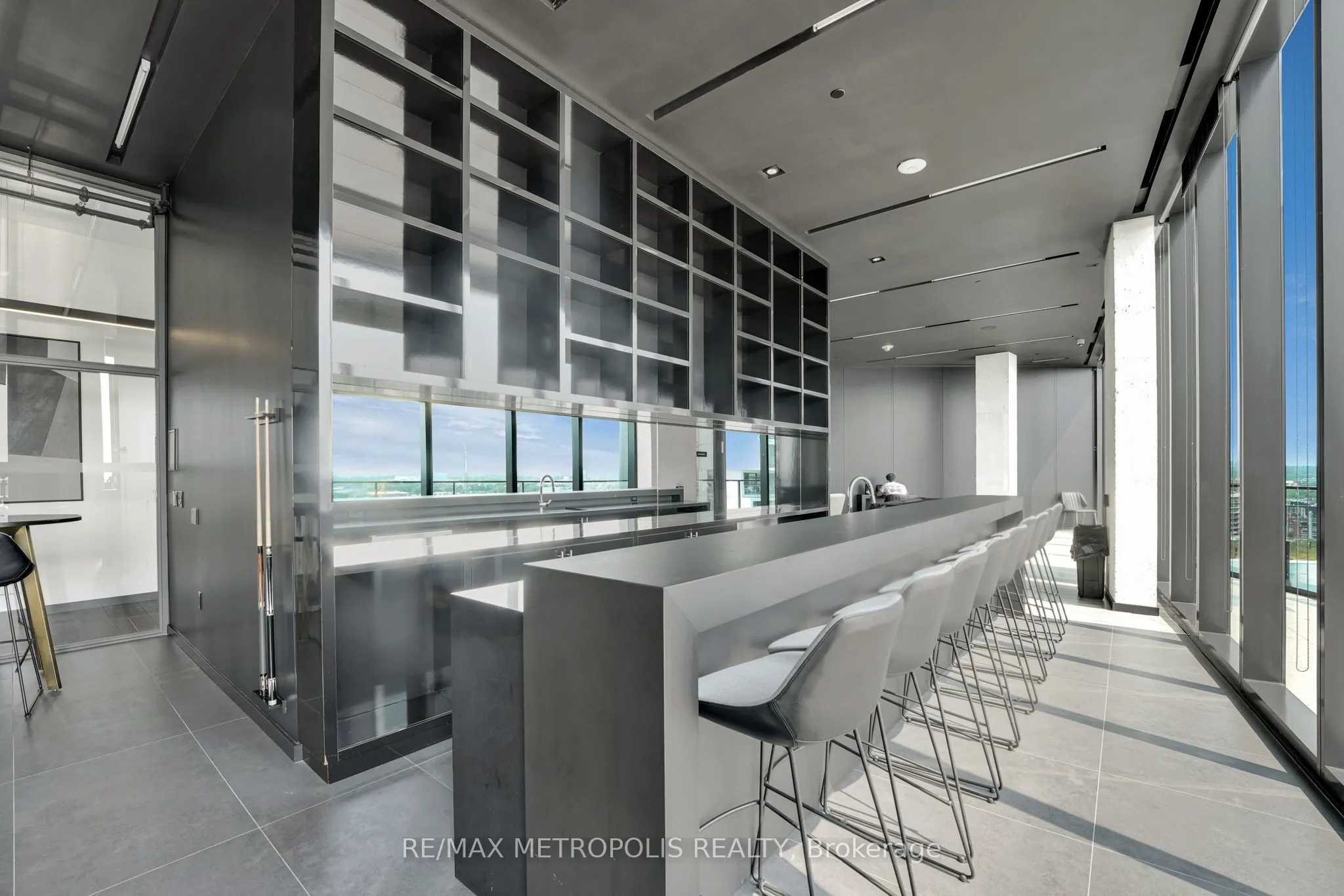 21 Lawren Harris Square, #1213