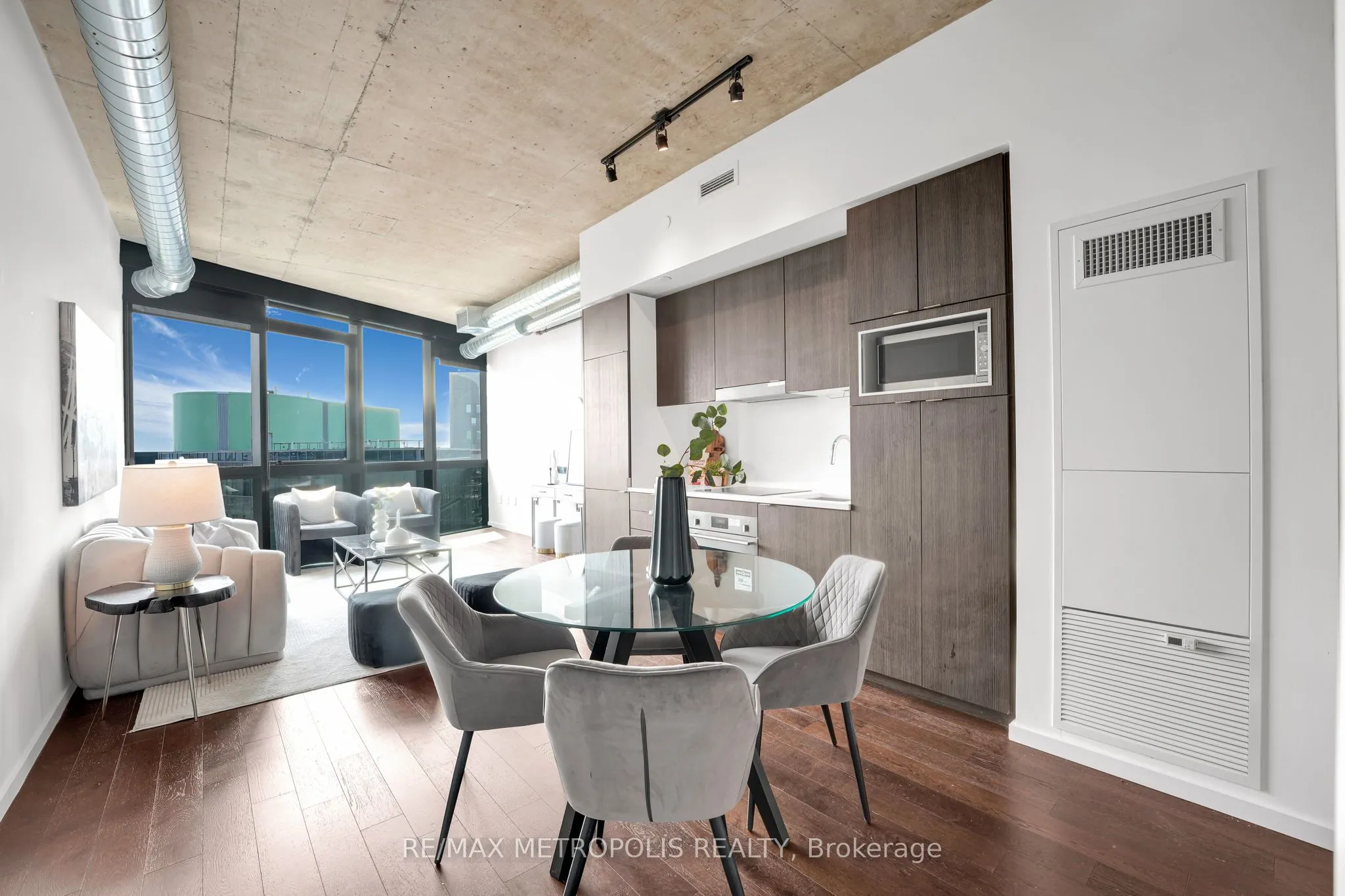 21 Lawren Harris Square, #1213