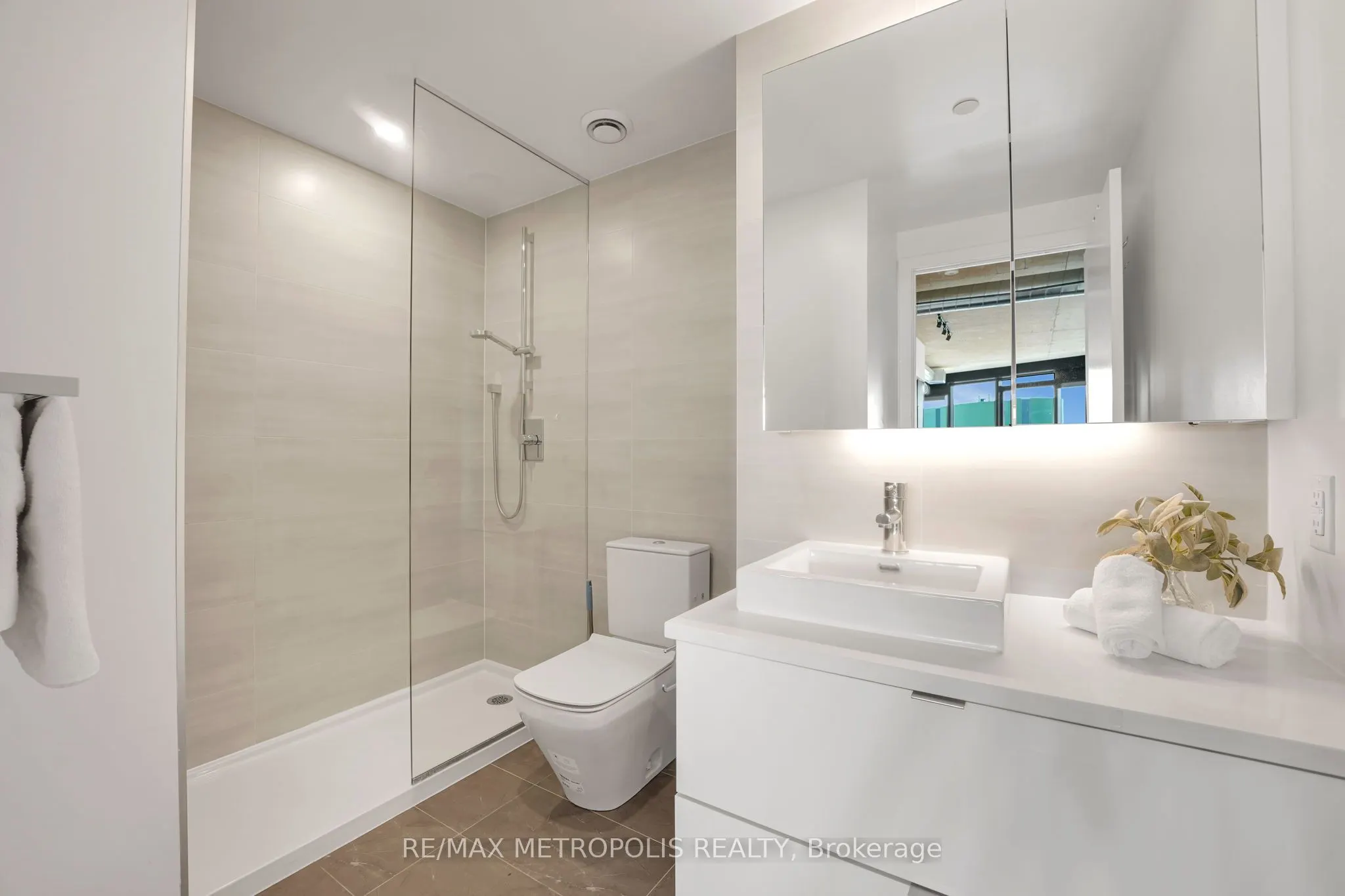 21 Lawren Harris Square, #1213