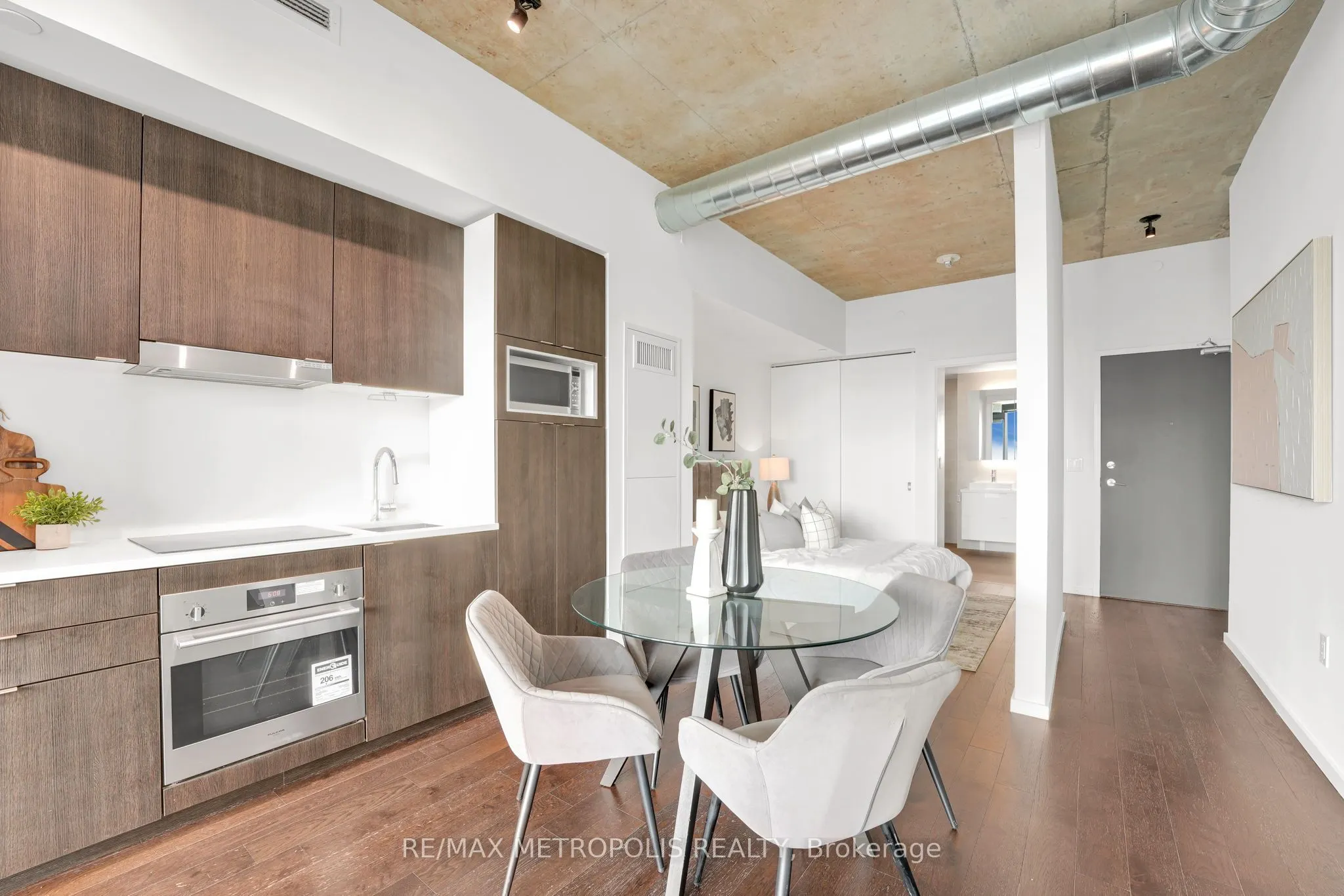21 Lawren Harris Square, #1213