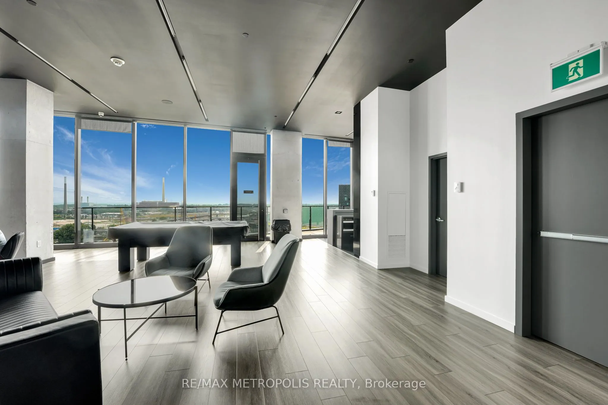21 Lawren Harris Square, #1213