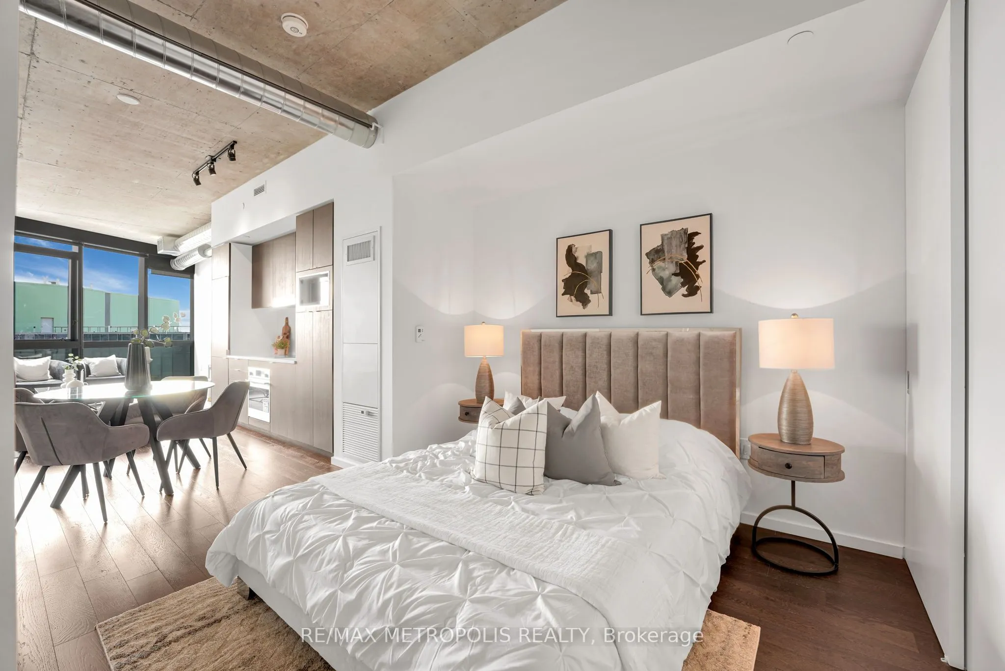 21 Lawren Harris Square, #1213