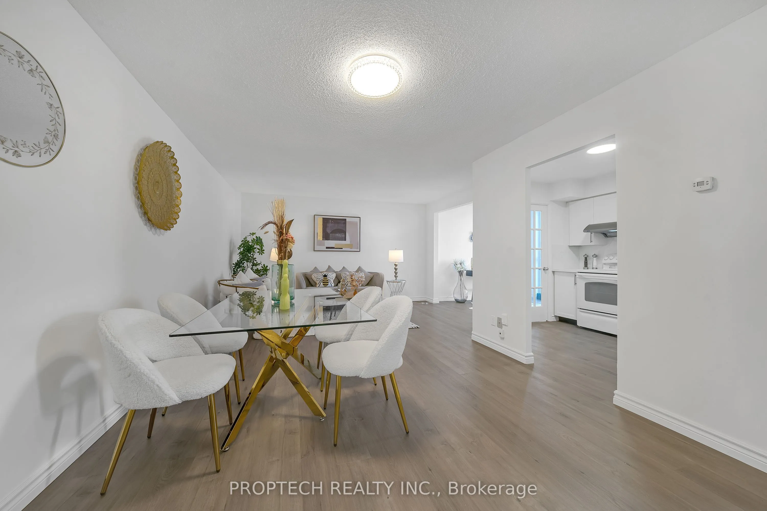 5795 Yonge Street, #204