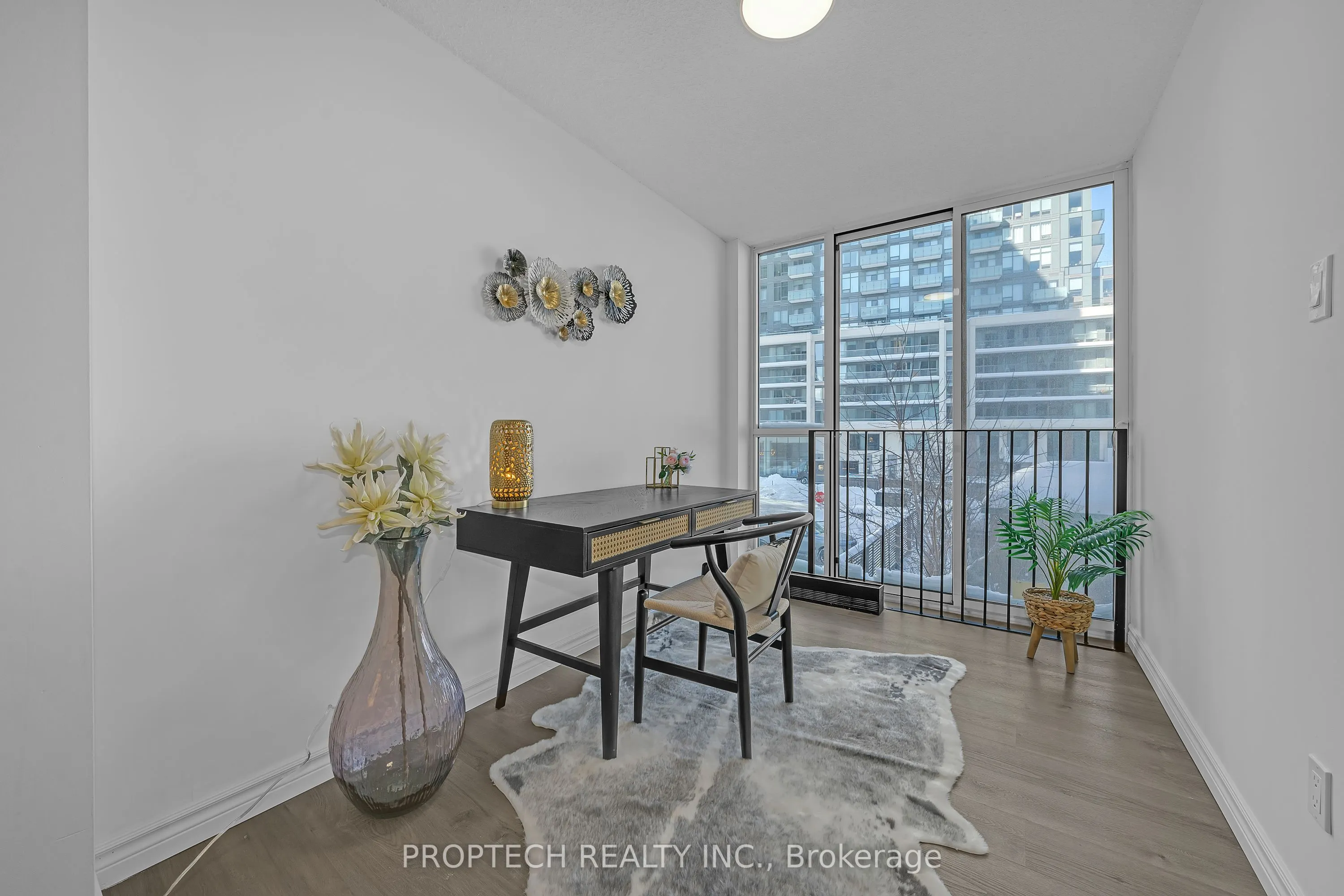 5795 Yonge Street, #204