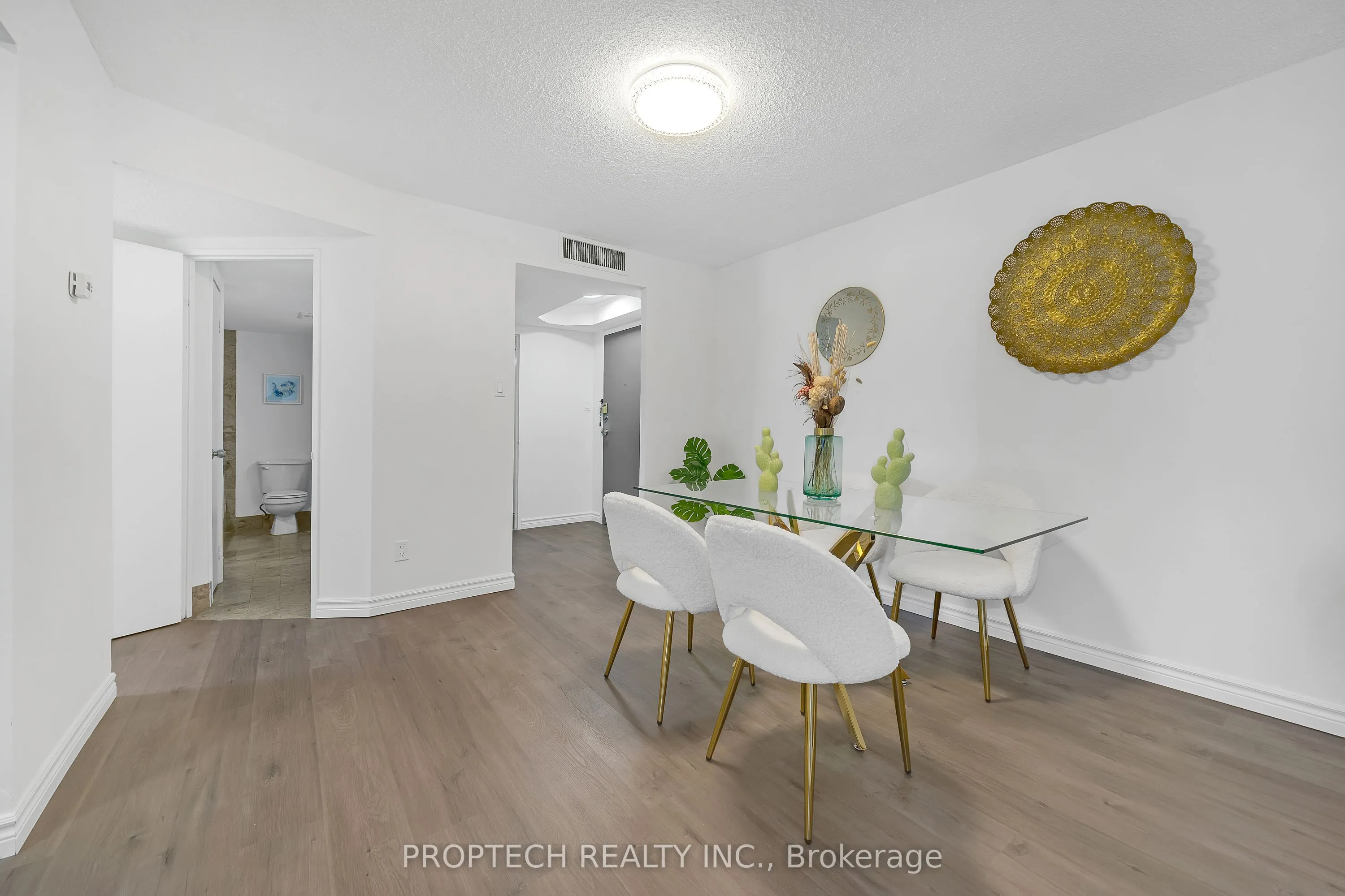 5795 Yonge Street, #204