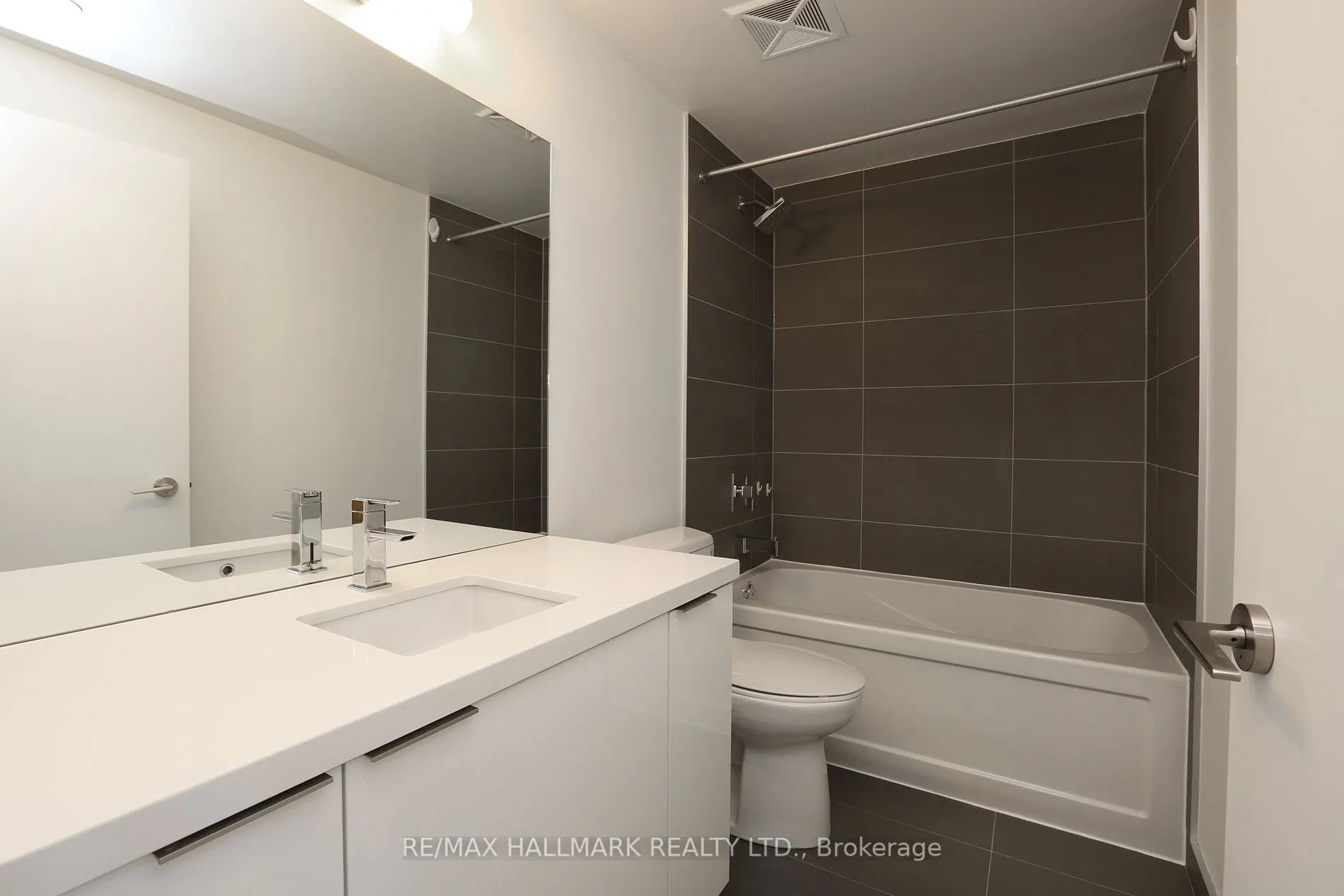 8 Eglinton Avenue E, #4203