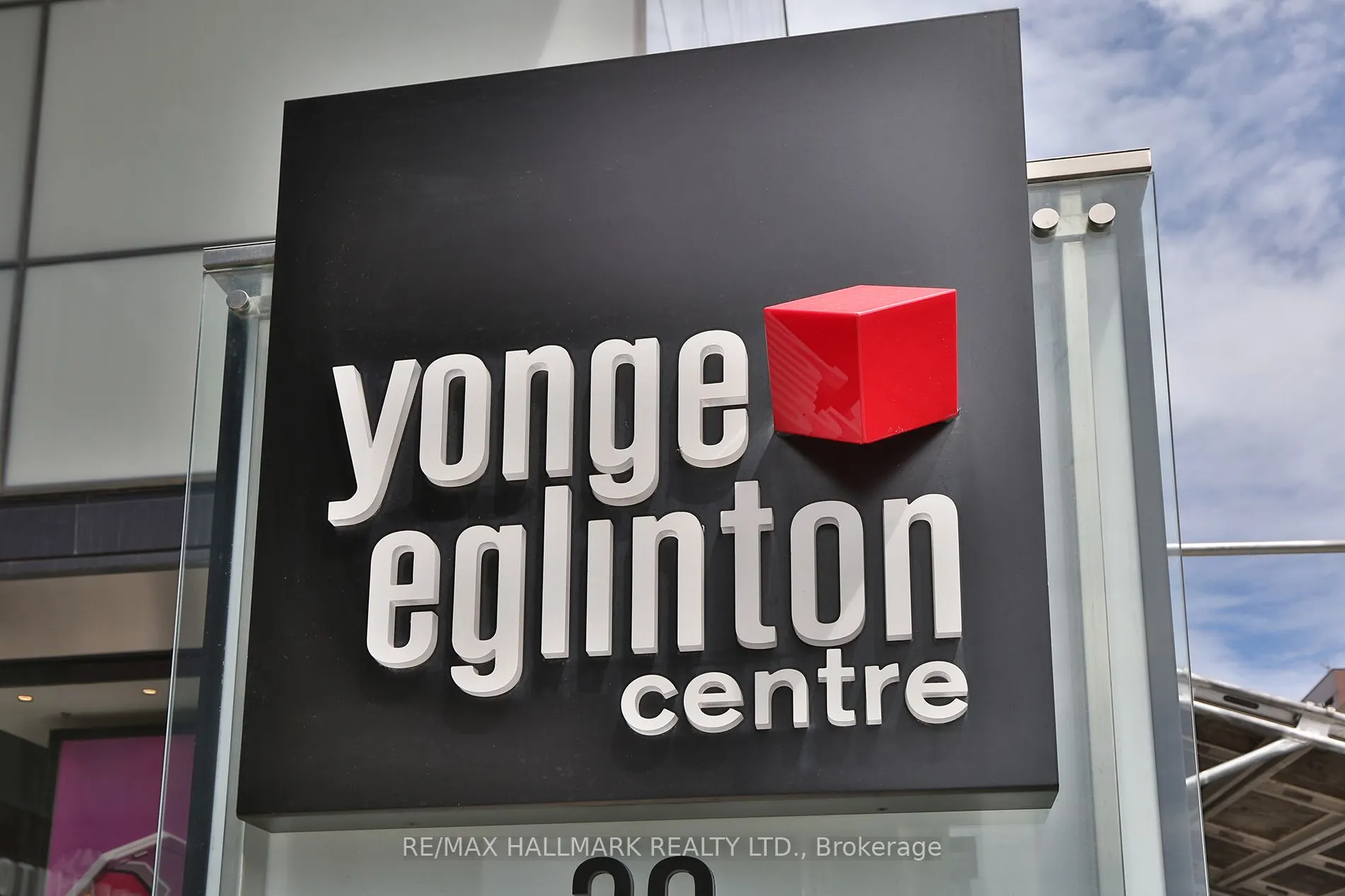 8 Eglinton Avenue E, #4203