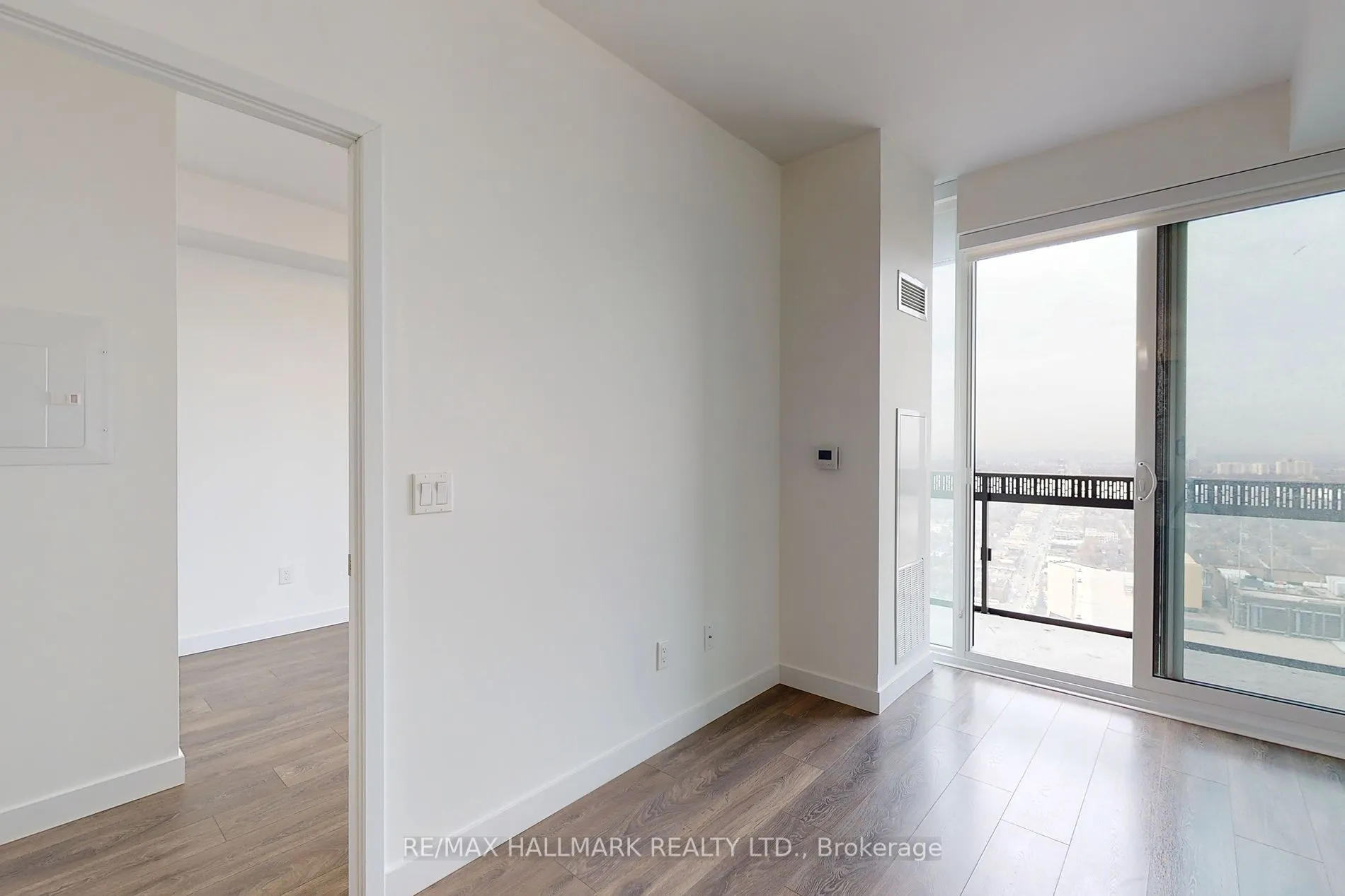 8 Eglinton Avenue E, #4203