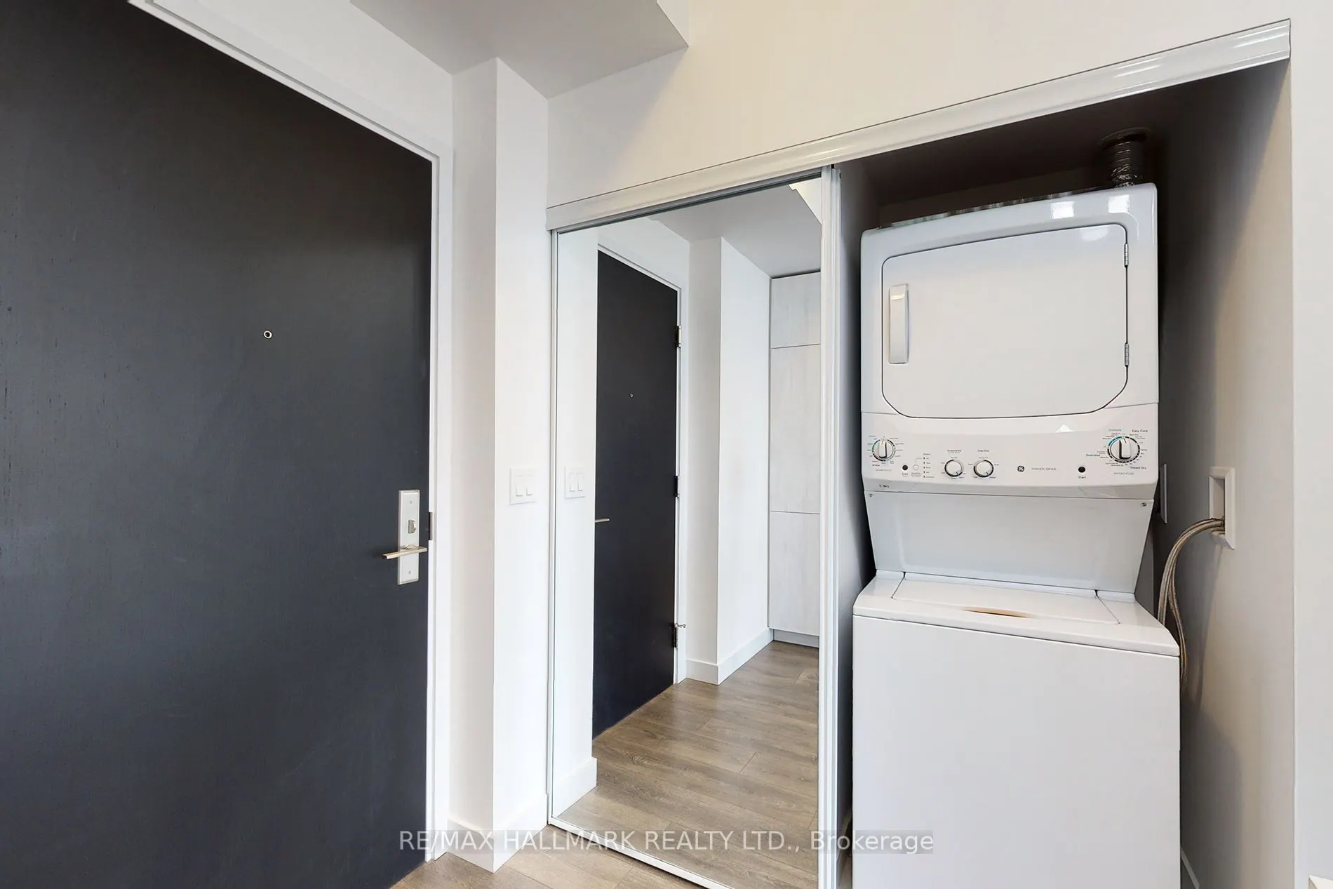 8 Eglinton Avenue E, #4203