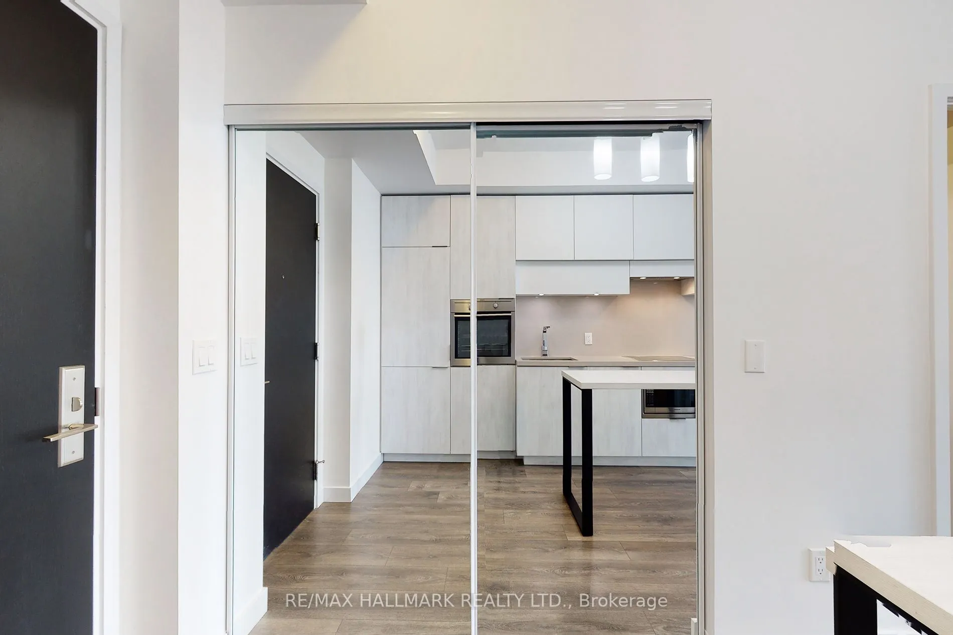 8 Eglinton Avenue E, #4203