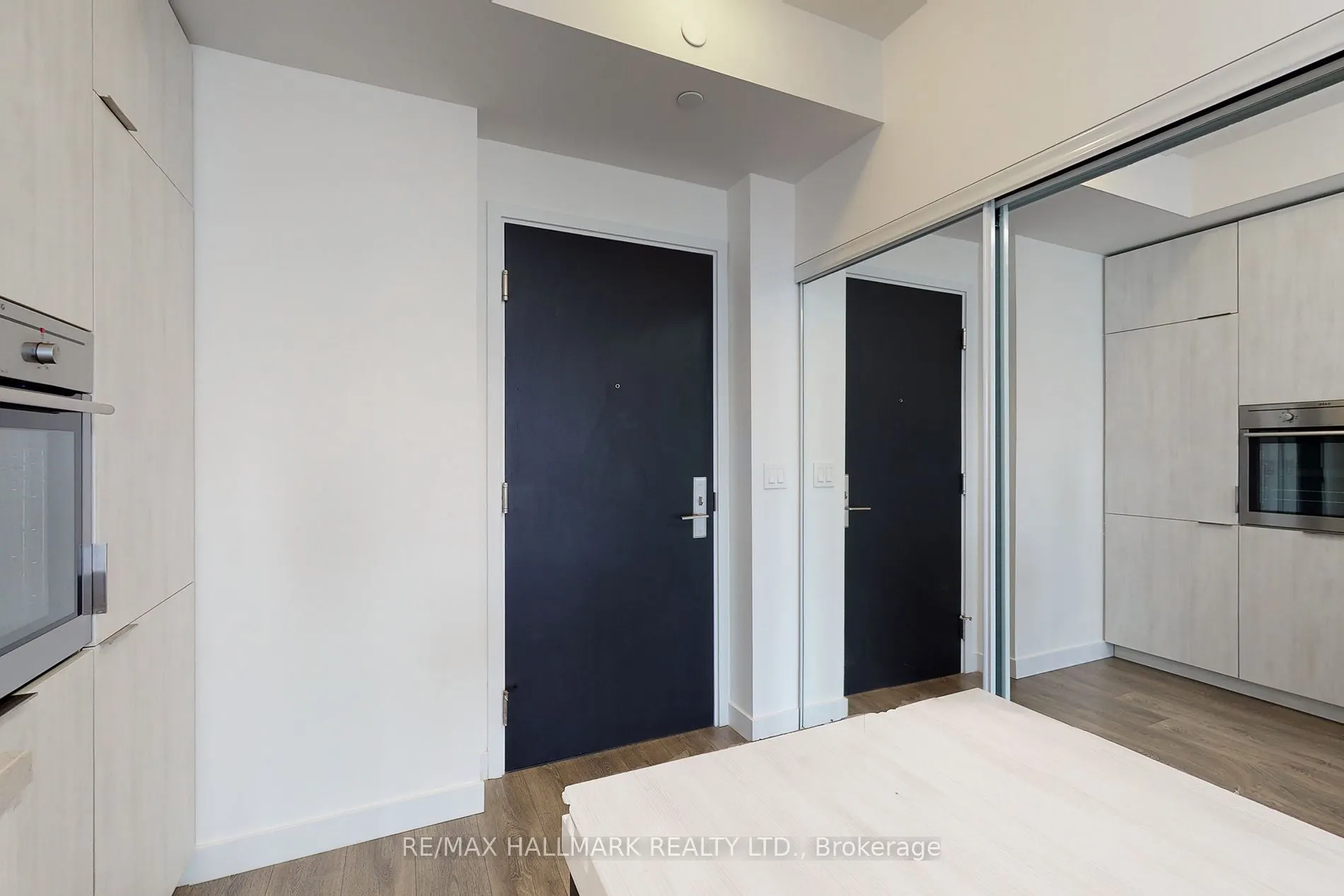 8 Eglinton Avenue E, #4203