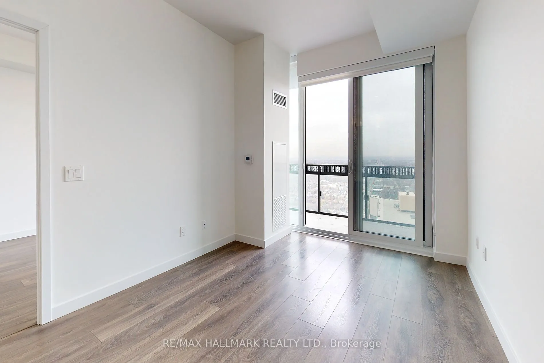8 Eglinton Avenue E, #4203