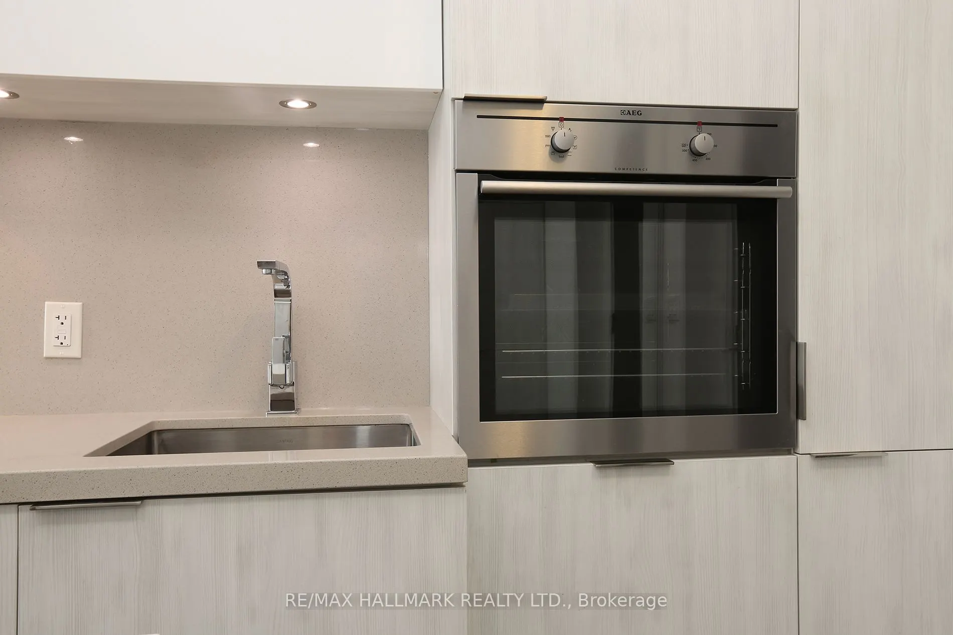 8 Eglinton Avenue E, #4203