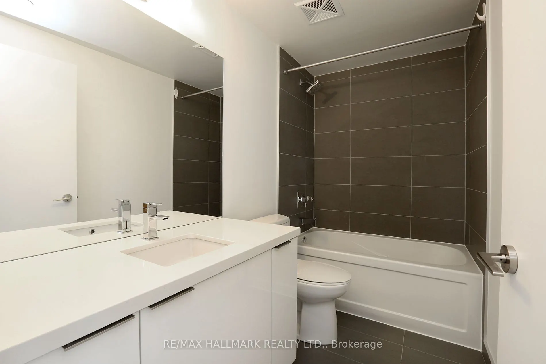 8 Eglinton Avenue E, #4203