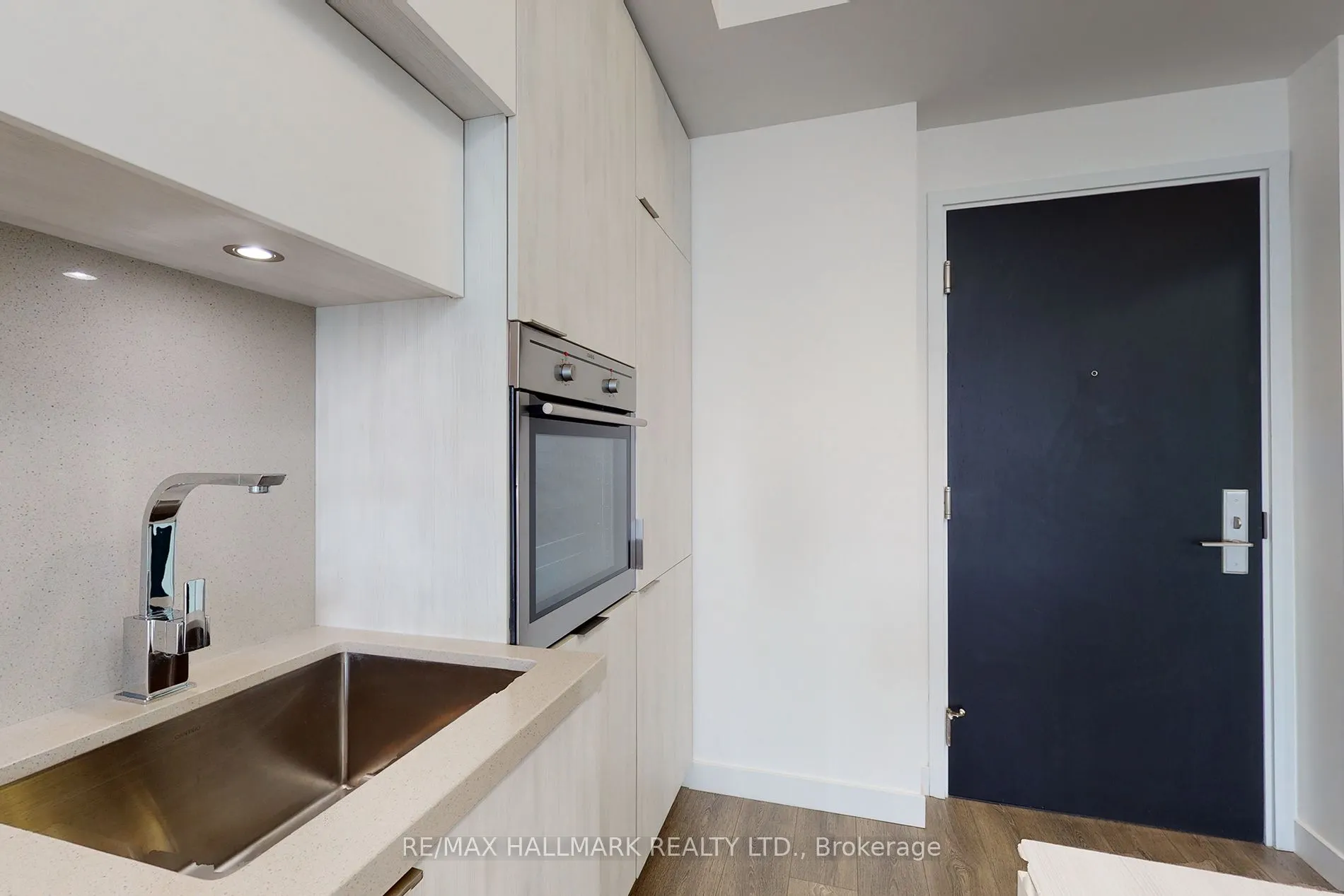 8 Eglinton Avenue E, #4203