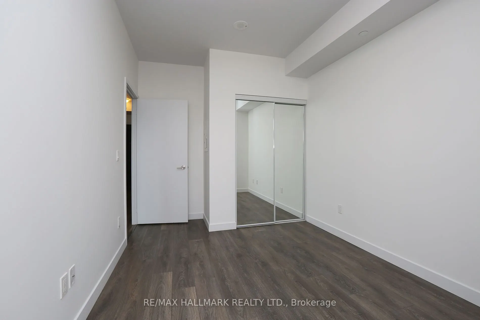 8 Eglinton Avenue E, #4203