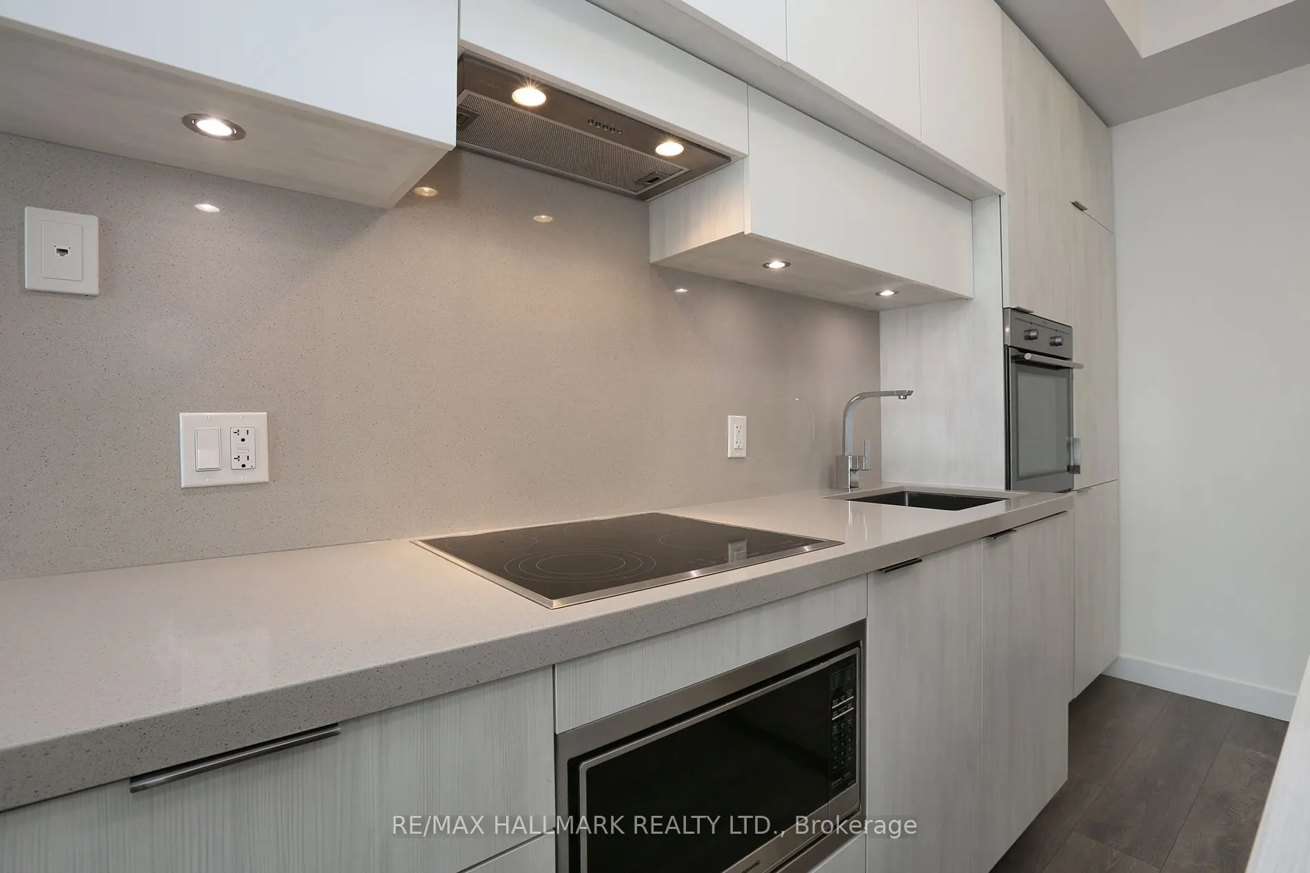 8 Eglinton Avenue E, #4203