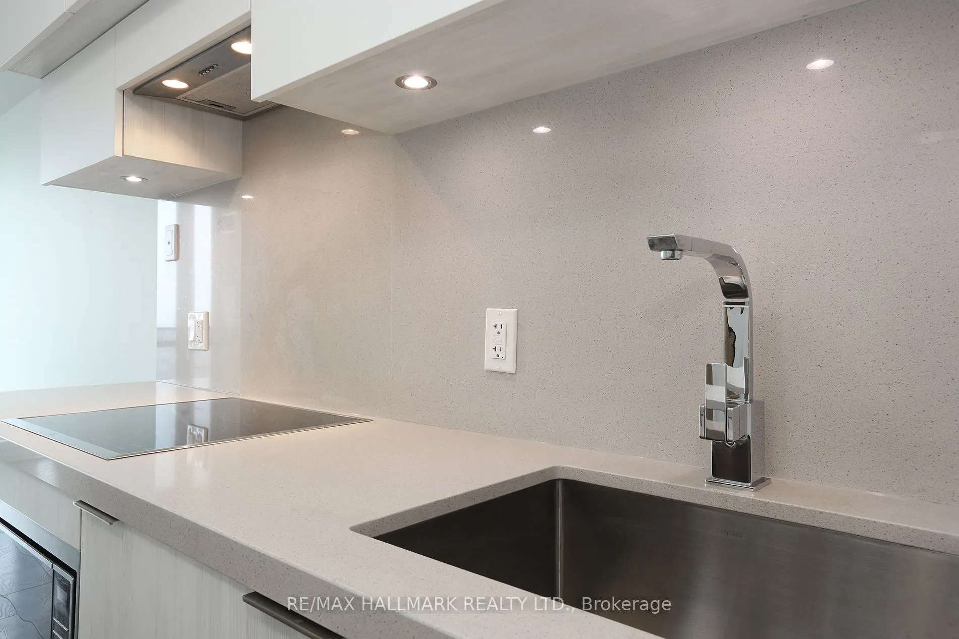 8 Eglinton Avenue E, #4203