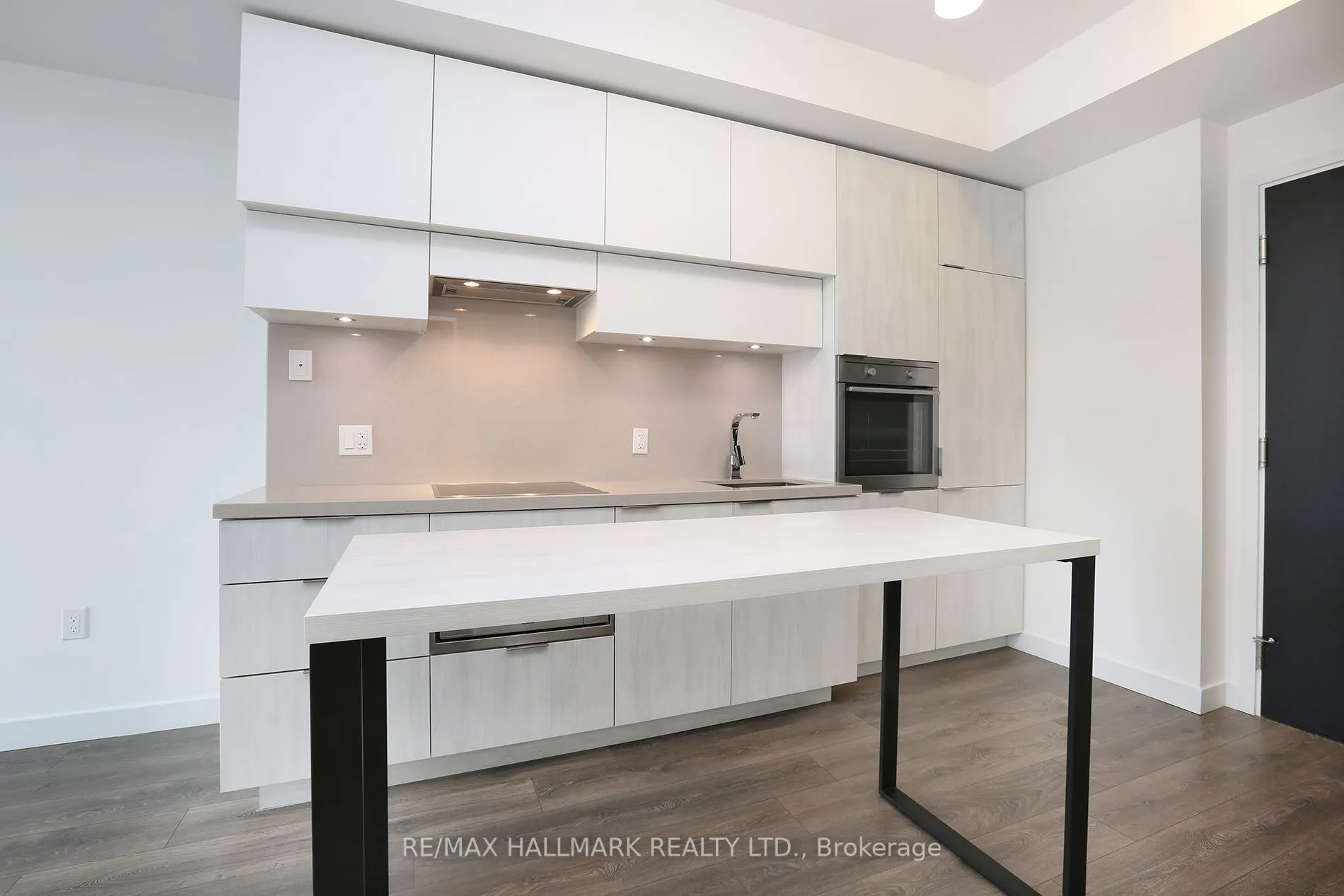 8 Eglinton Avenue E, #4203