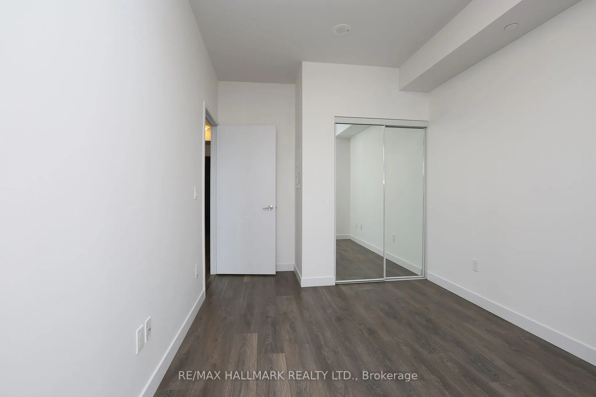 8 Eglinton Avenue E, #4203