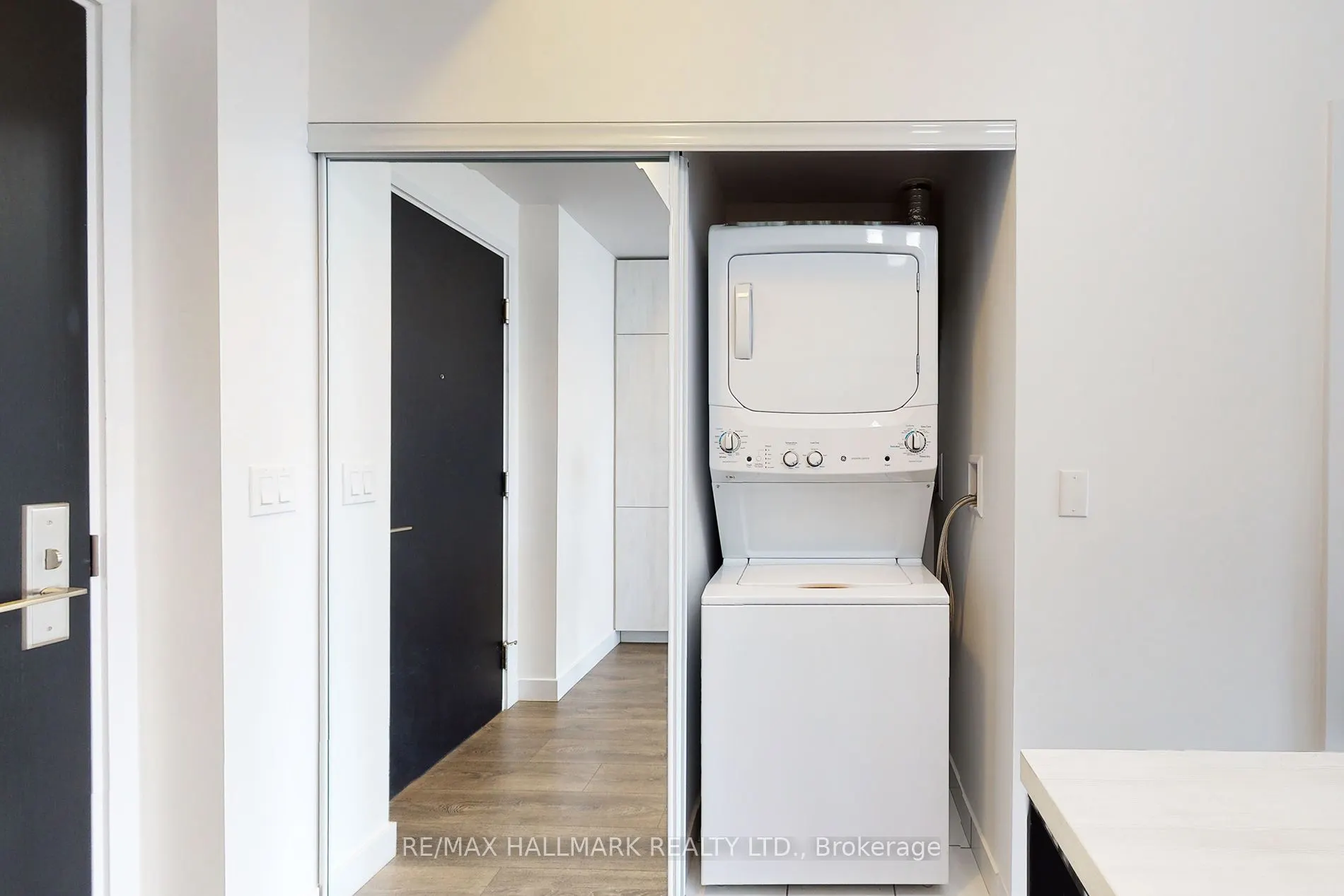 8 Eglinton Avenue E, #4203