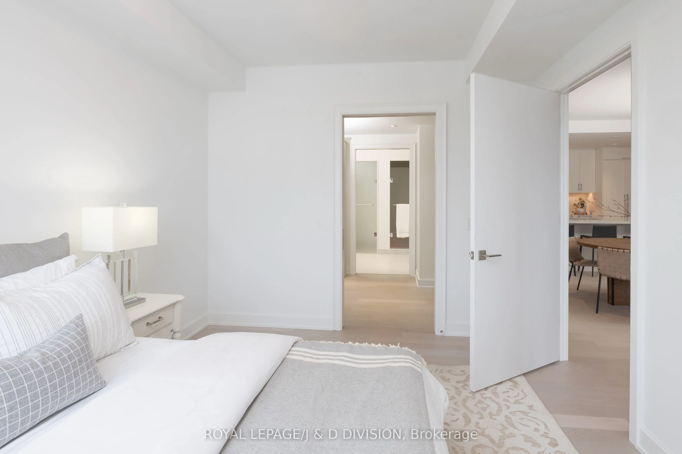 1 Strathgowan Avenue, #407