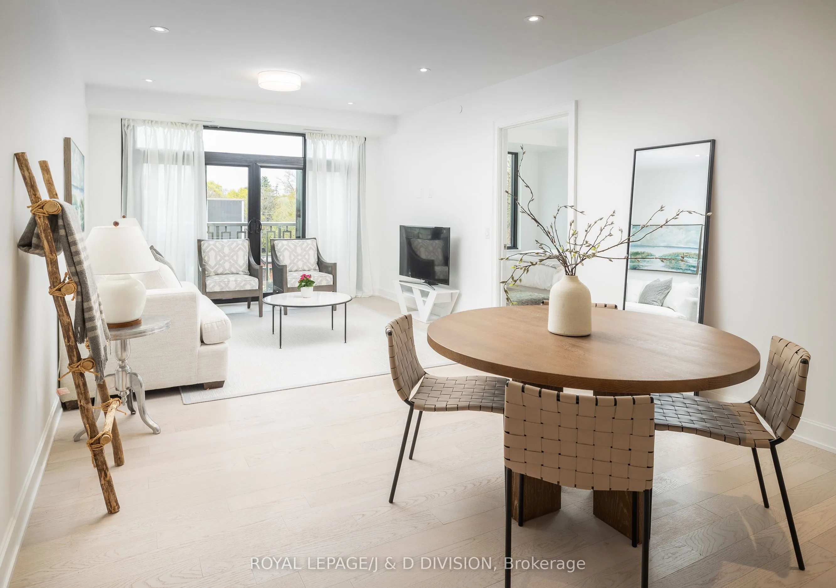 1 Strathgowan Avenue, #407