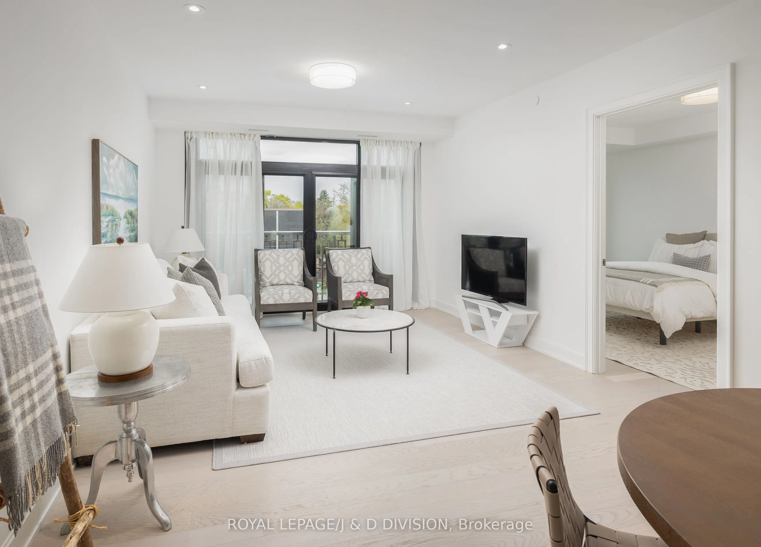 1 Strathgowan Avenue, #407