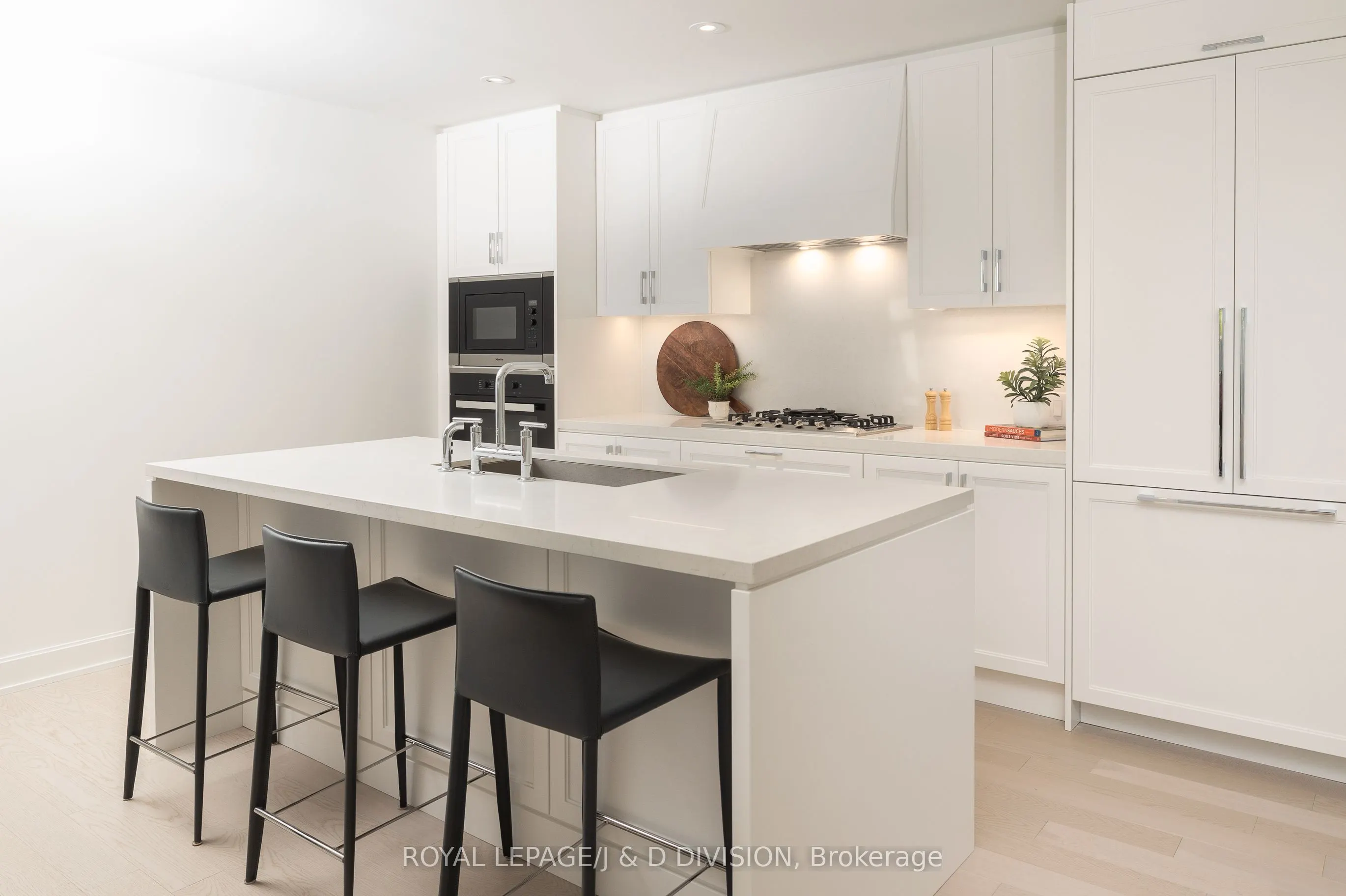 1 Strathgowan Avenue, #407
