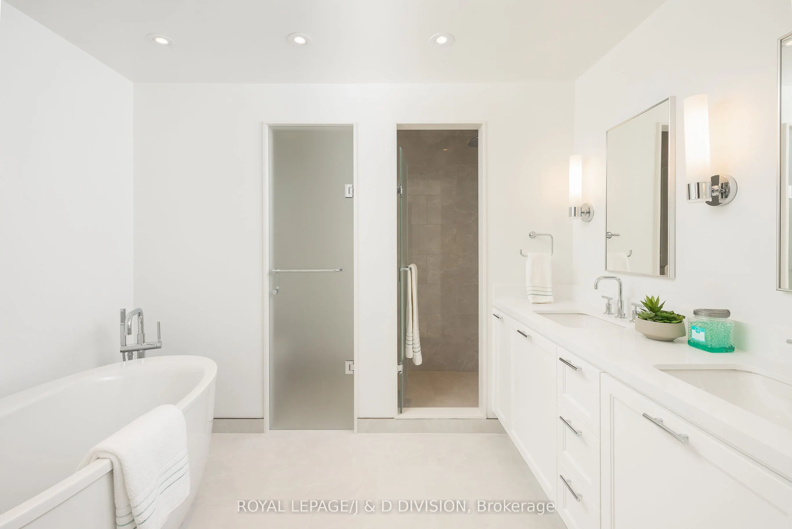 1 Strathgowan Avenue, #407