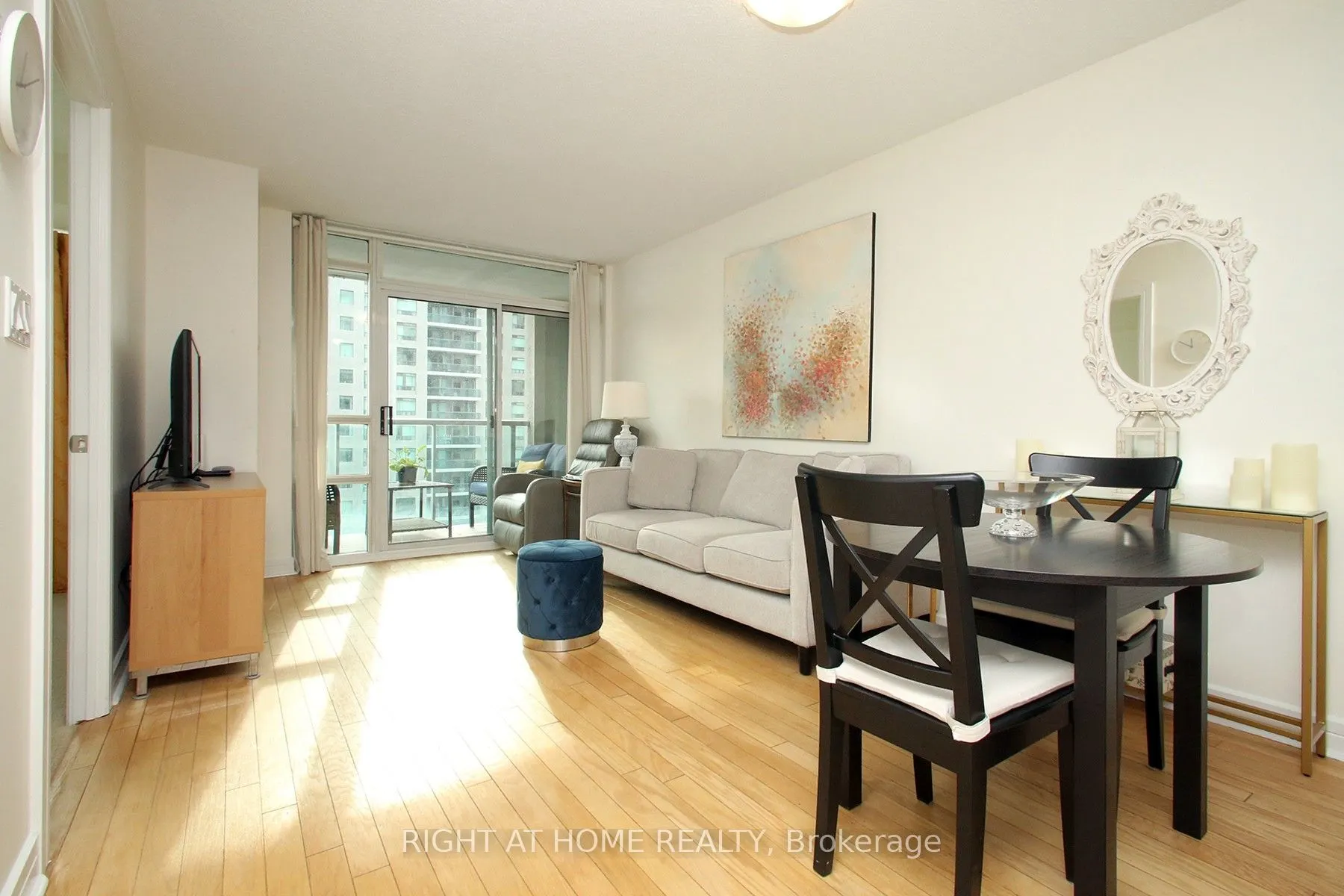 16 Harrison Garden Boulevard, #1507