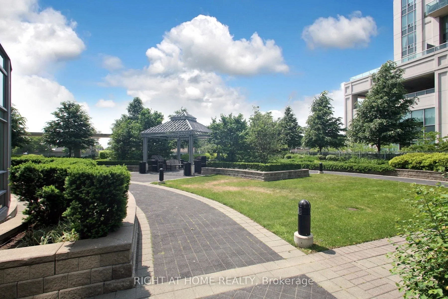 16 Harrison Garden Boulevard, #1507