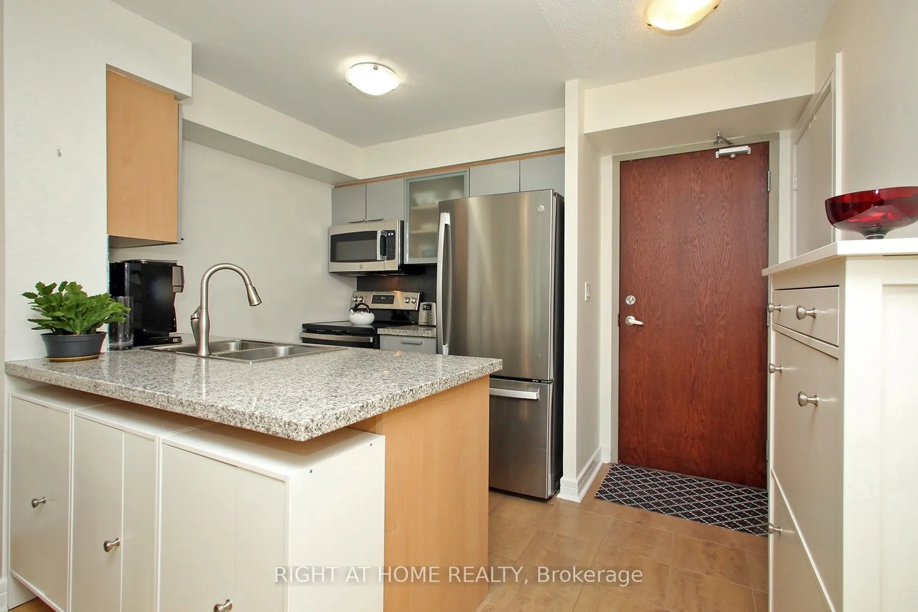 16 Harrison Garden Boulevard, #1507