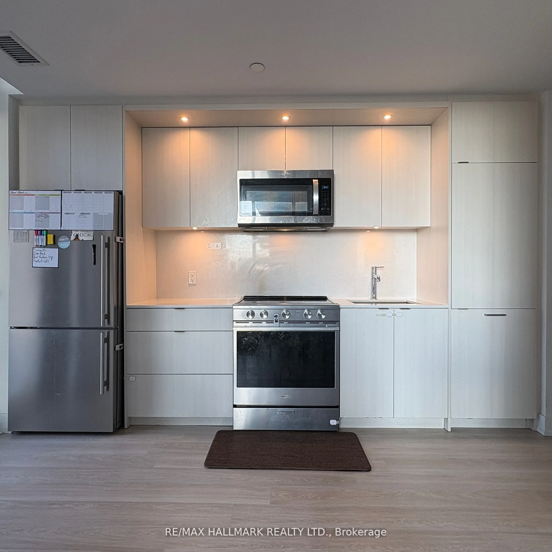 20 Inn on the Park Drive, #1037