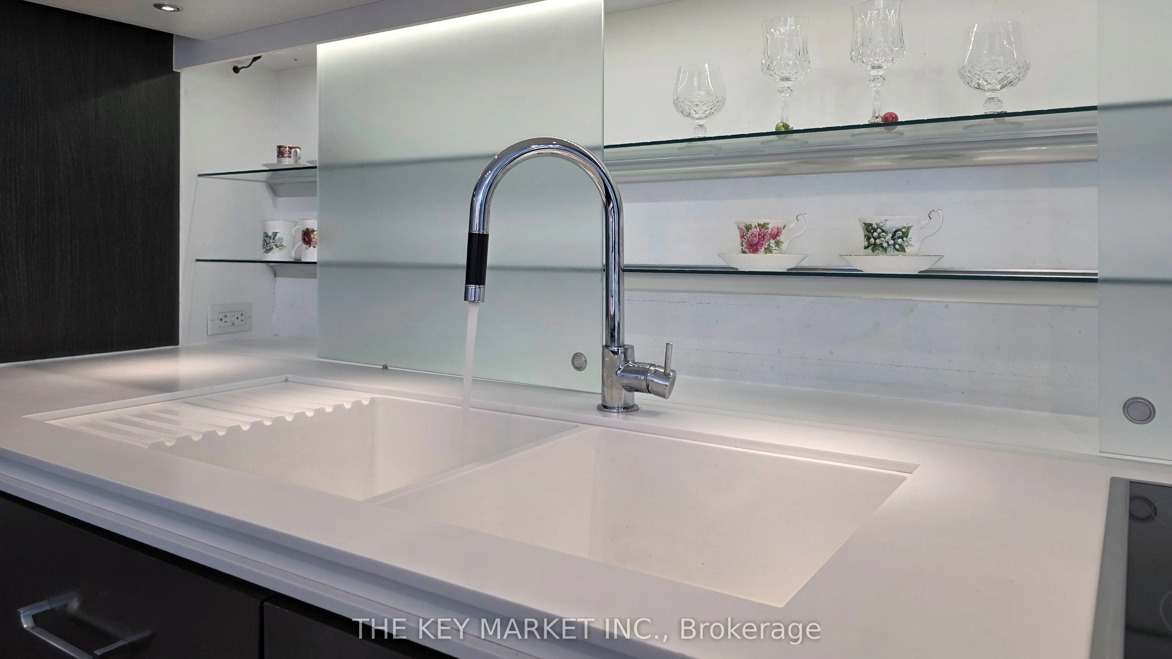 45 Charles Street E, #511