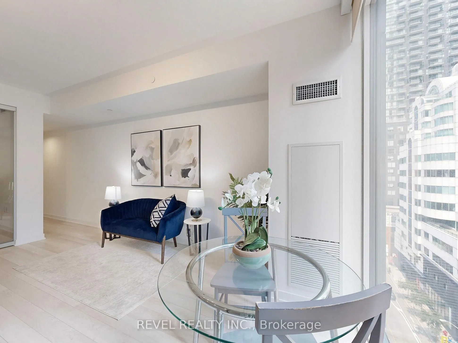 357 King Street W, #705